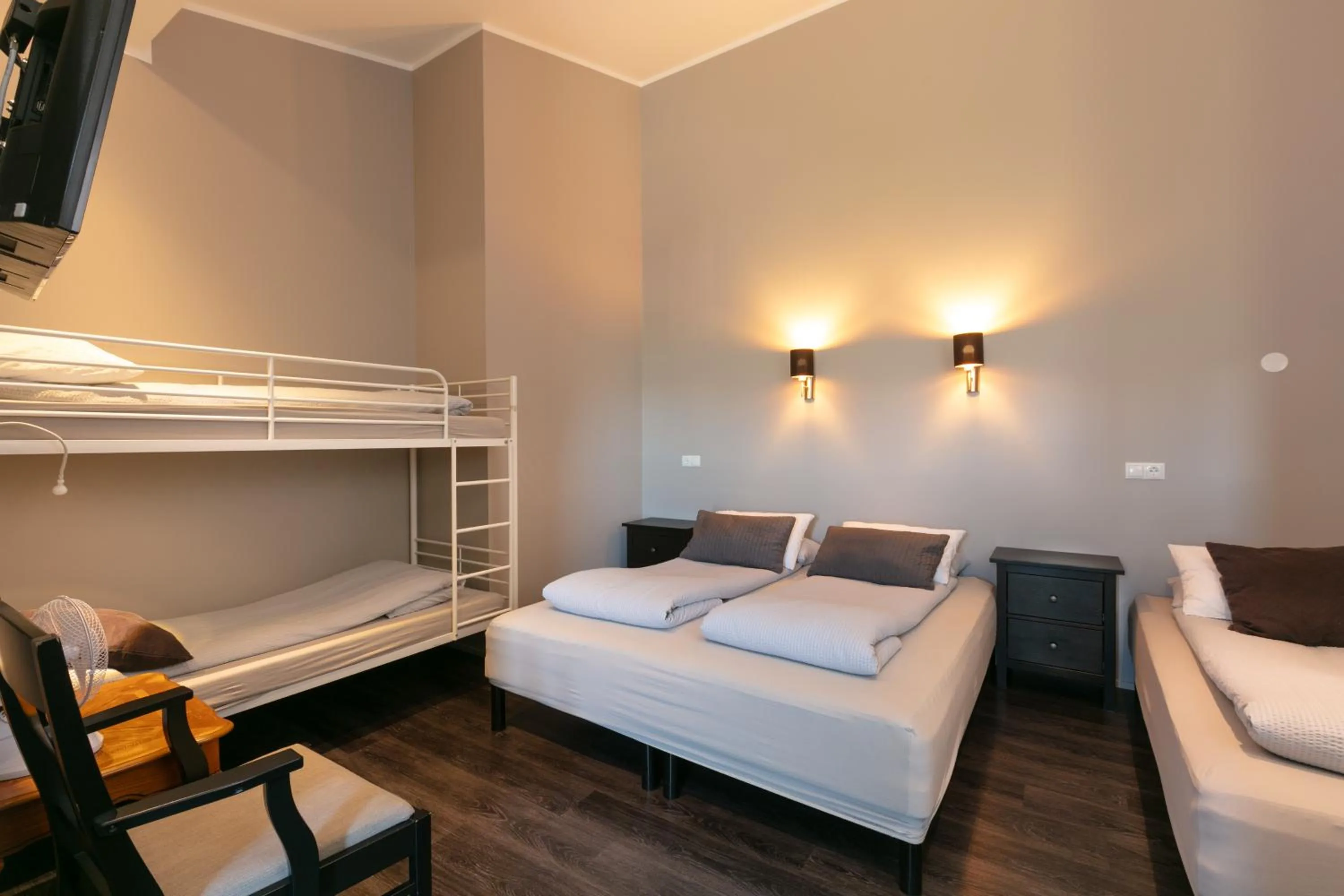 Bed in Karuna Guesthouse