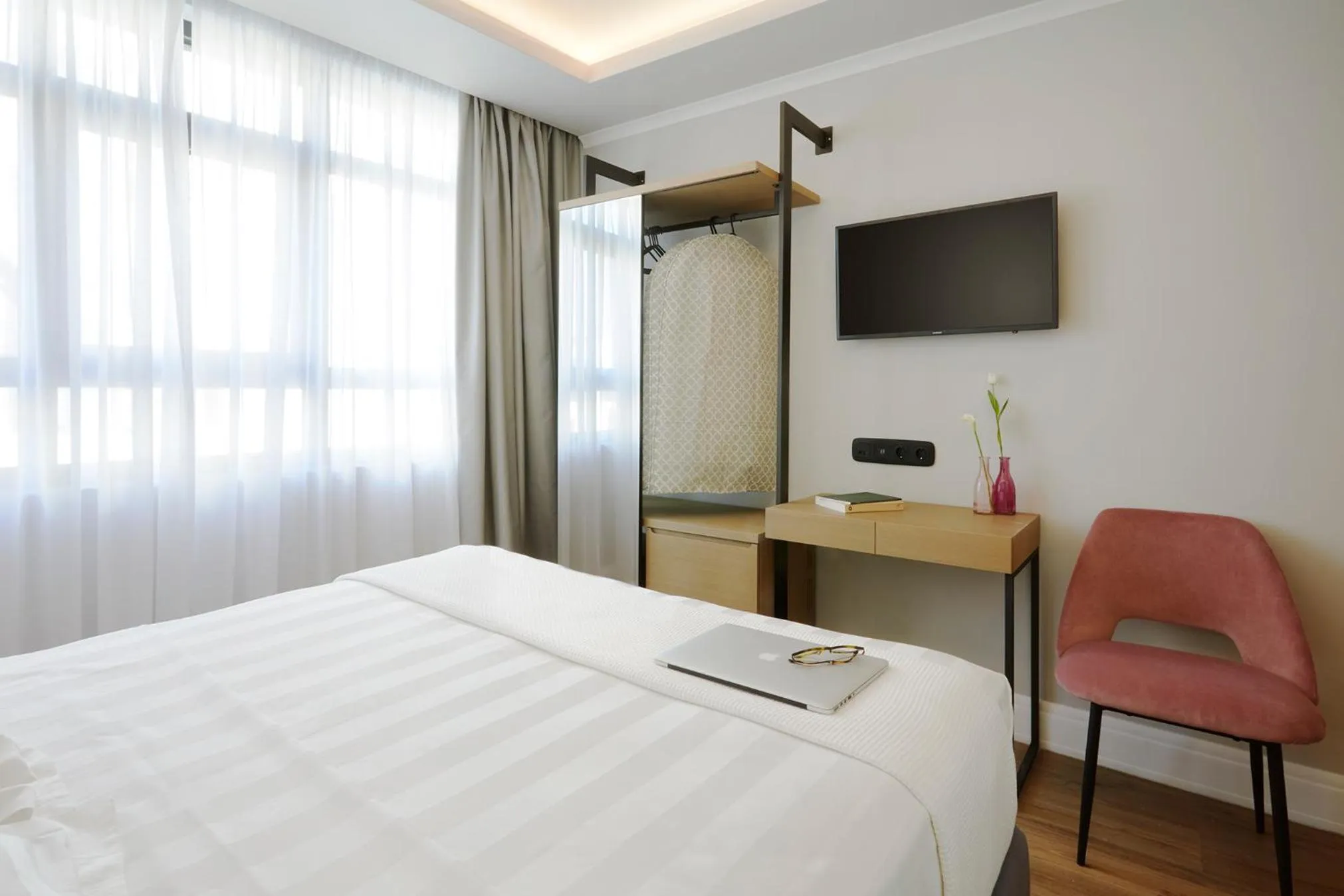 Bedroom, Bed in The Artist Athens