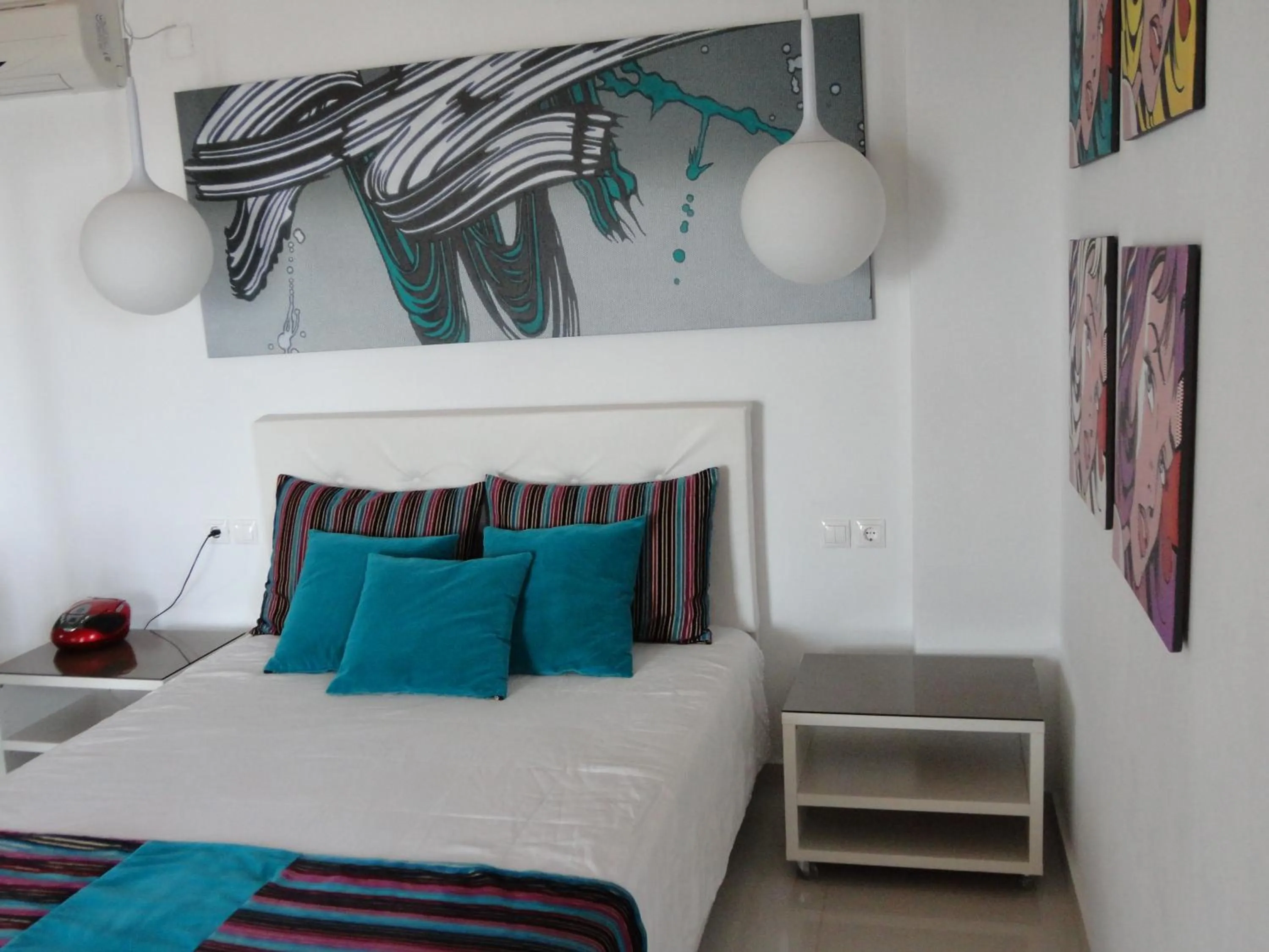 Bedroom, Bed in Skiathos Garden Cottages