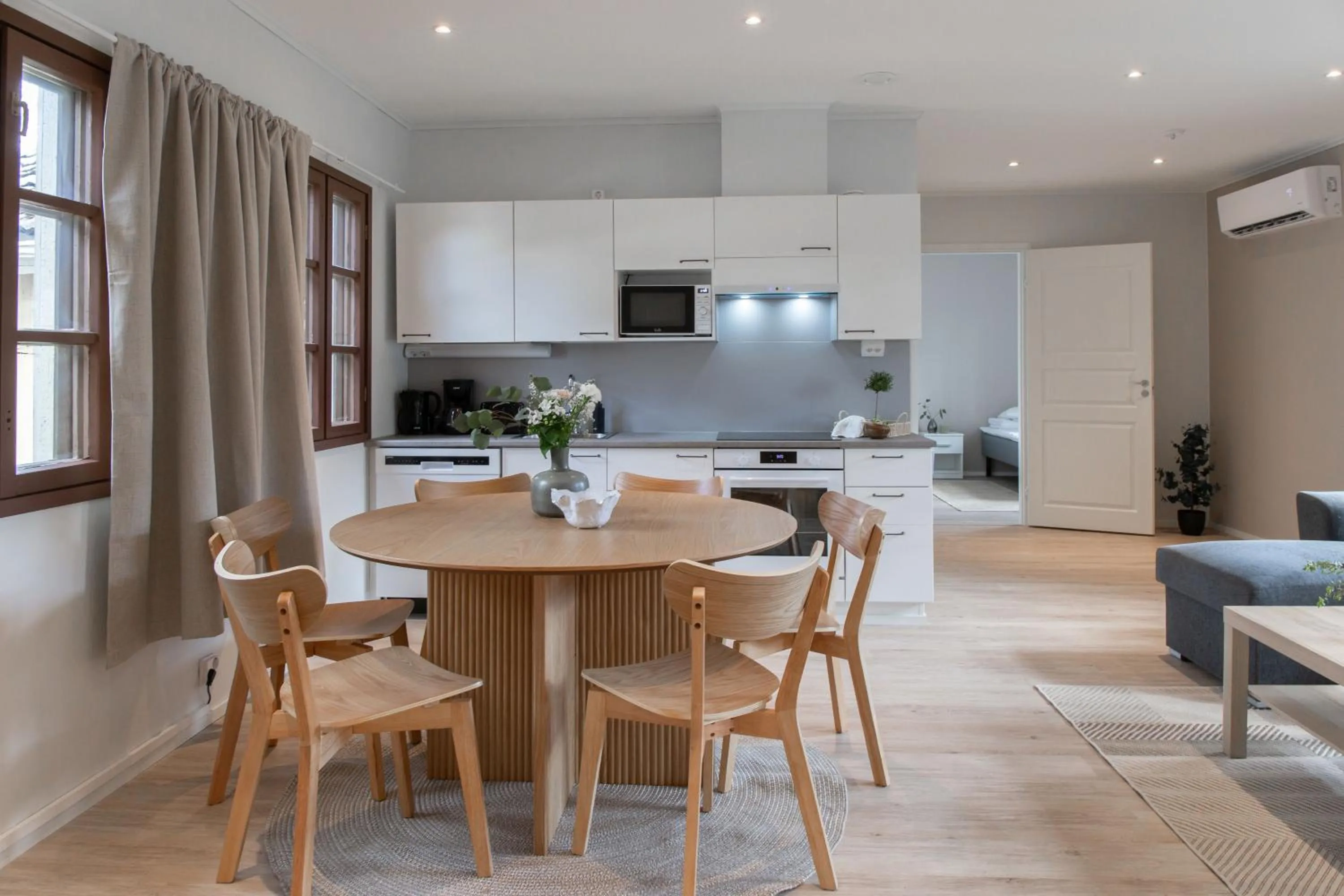 Kitchen or kitchenette in Visulahti Cottages
