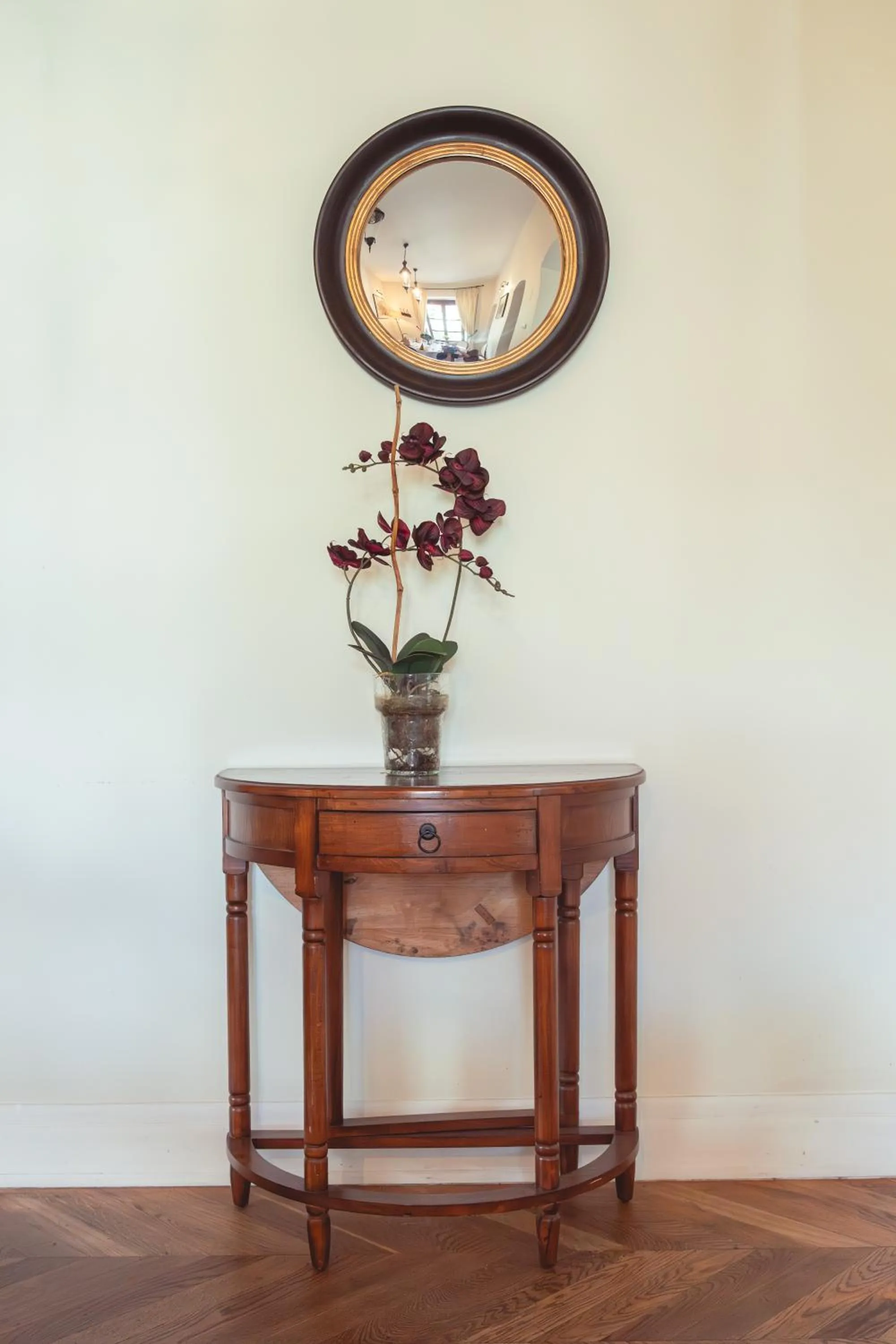 Decorative detail in Hotel Skala