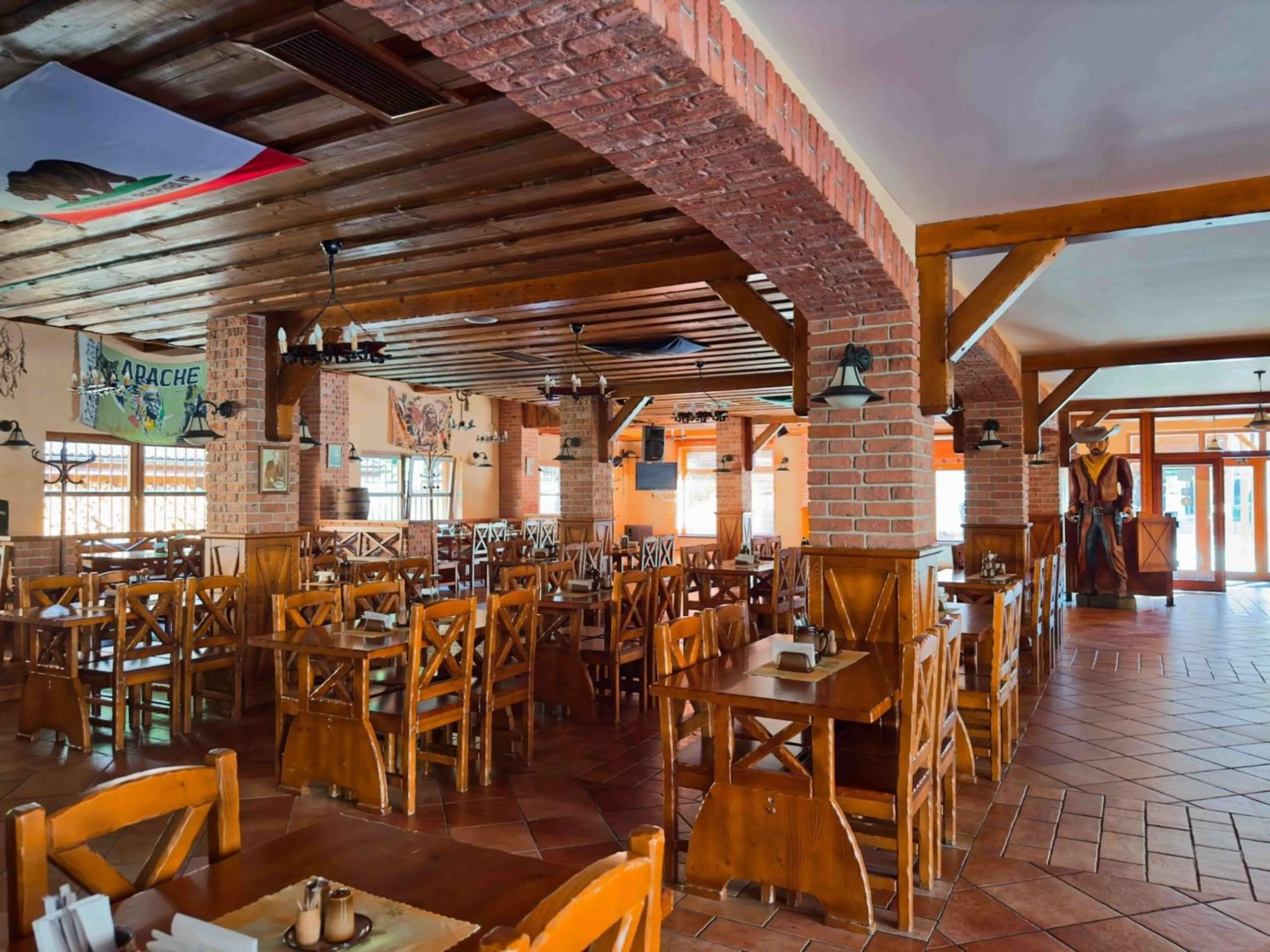 Restaurant/places to eat in Country Saloon Belá