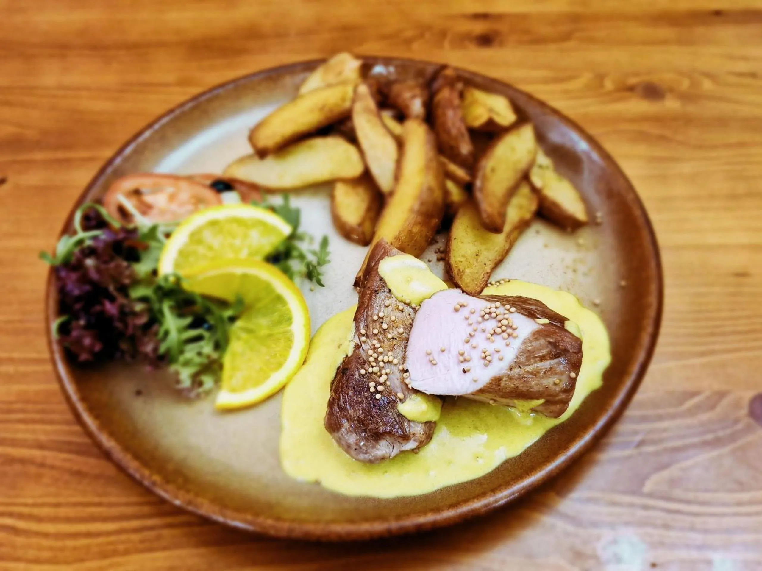 Restaurant/places to eat in Country Saloon Belá