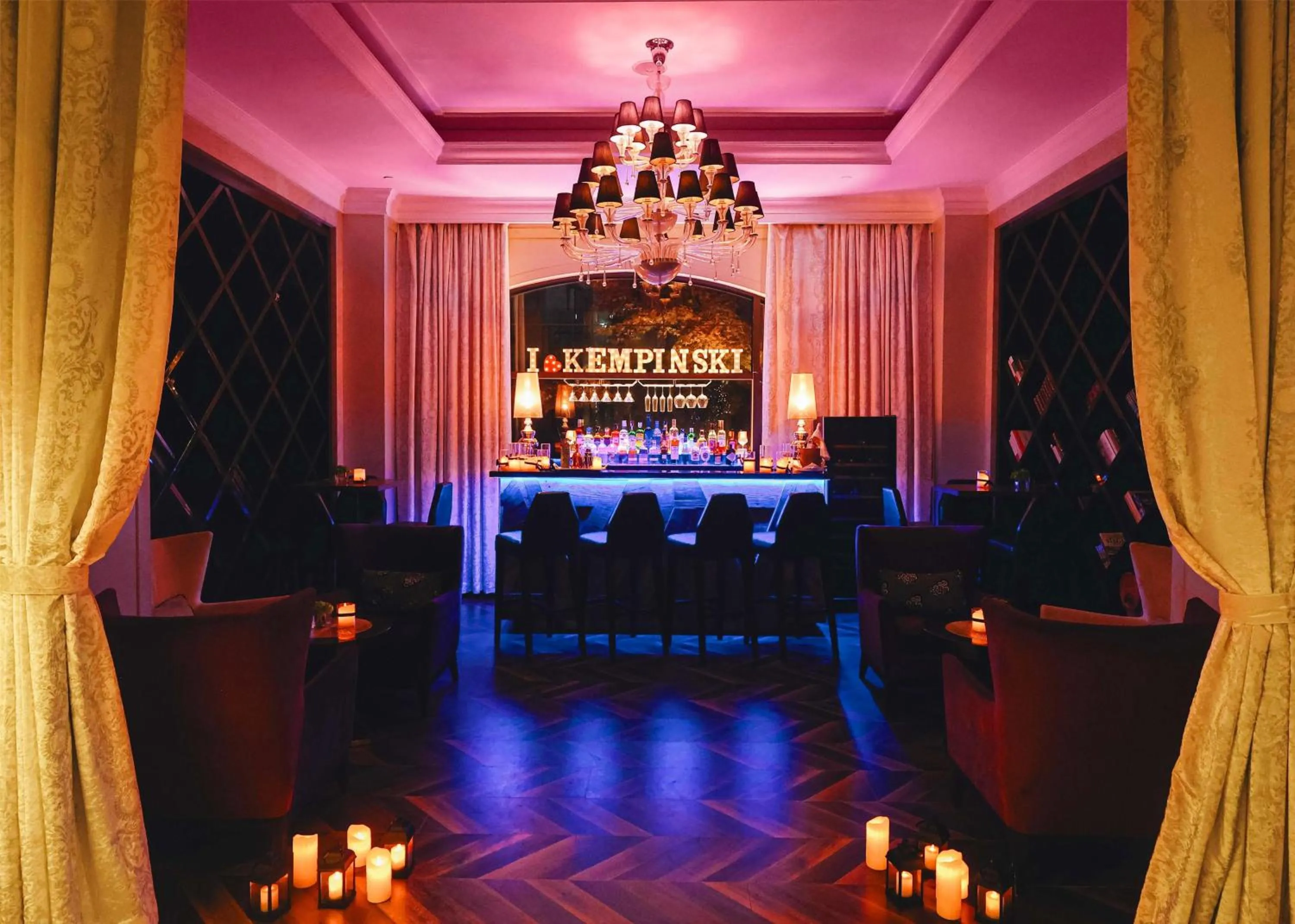 Lounge or bar in Kempinski The One Suites Hotel Shanghai Downtown