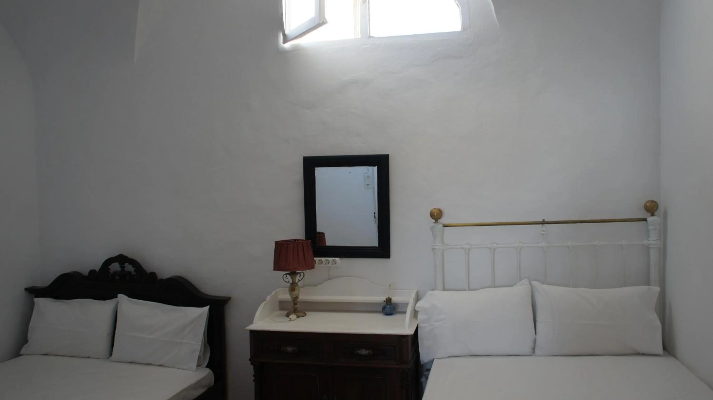 Decorative detail, Bed in Marcos Rooms