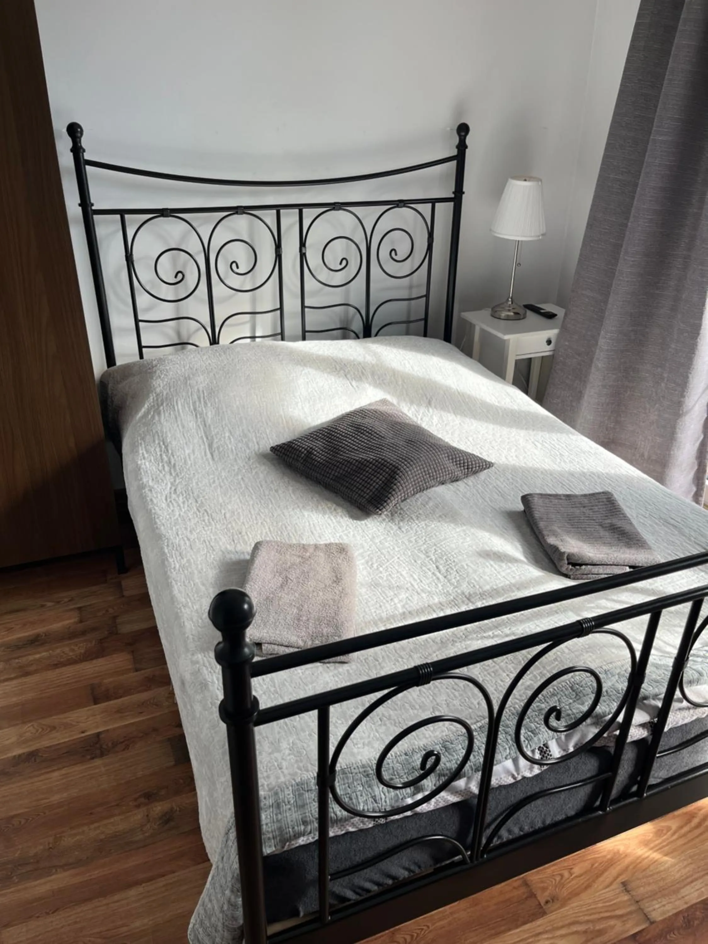 Bed in Route 7 Rooms