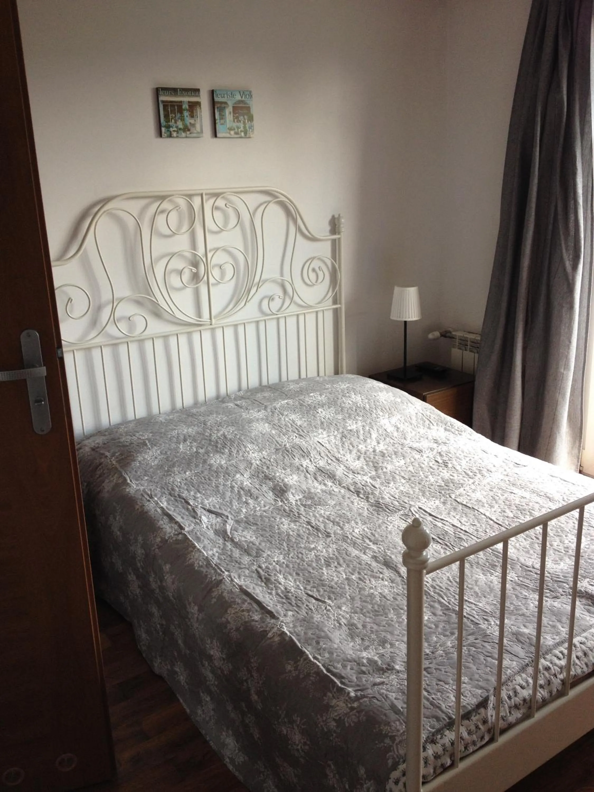 Bed in Route 7 Rooms