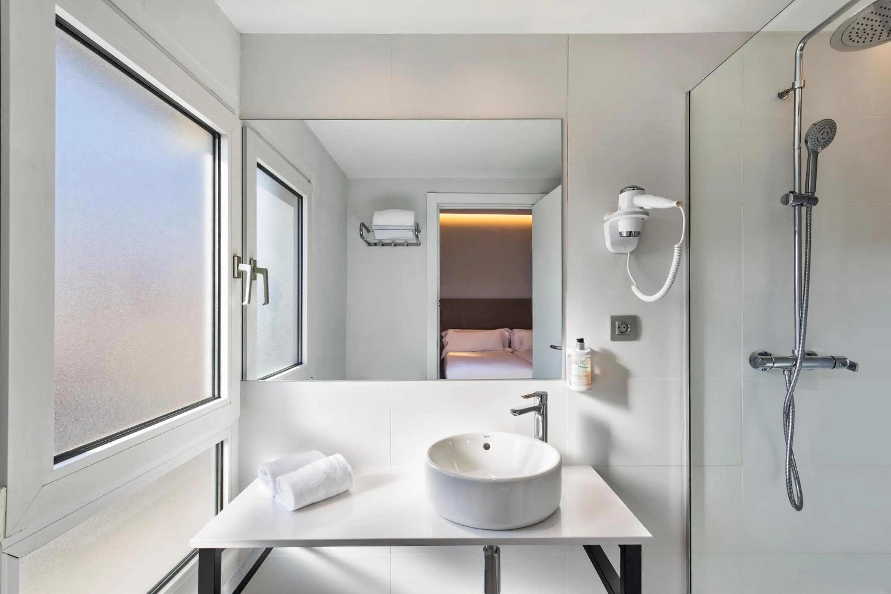 Bathroom in B&B HOTEL Tarragona Centro Urbis