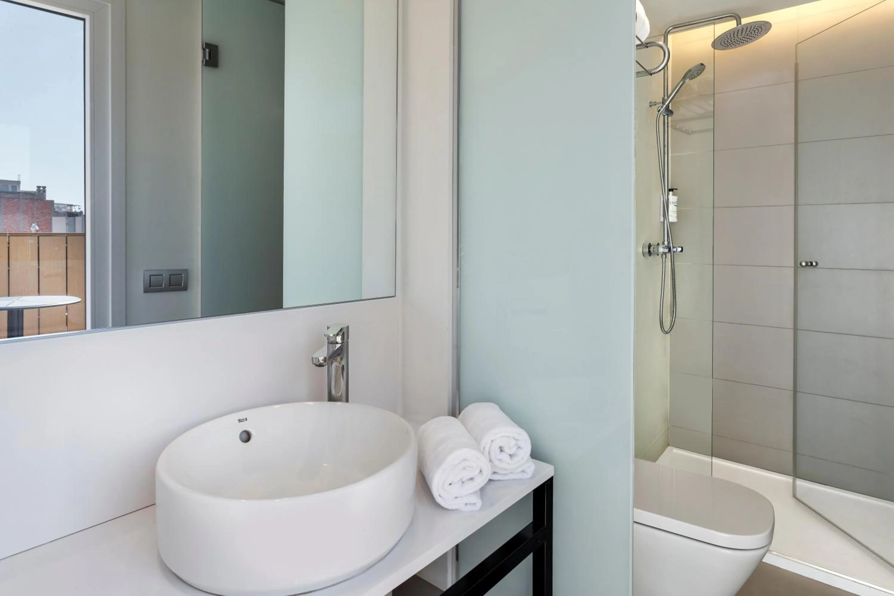 Bathroom in B&B HOTEL Tarragona Centro Urbis