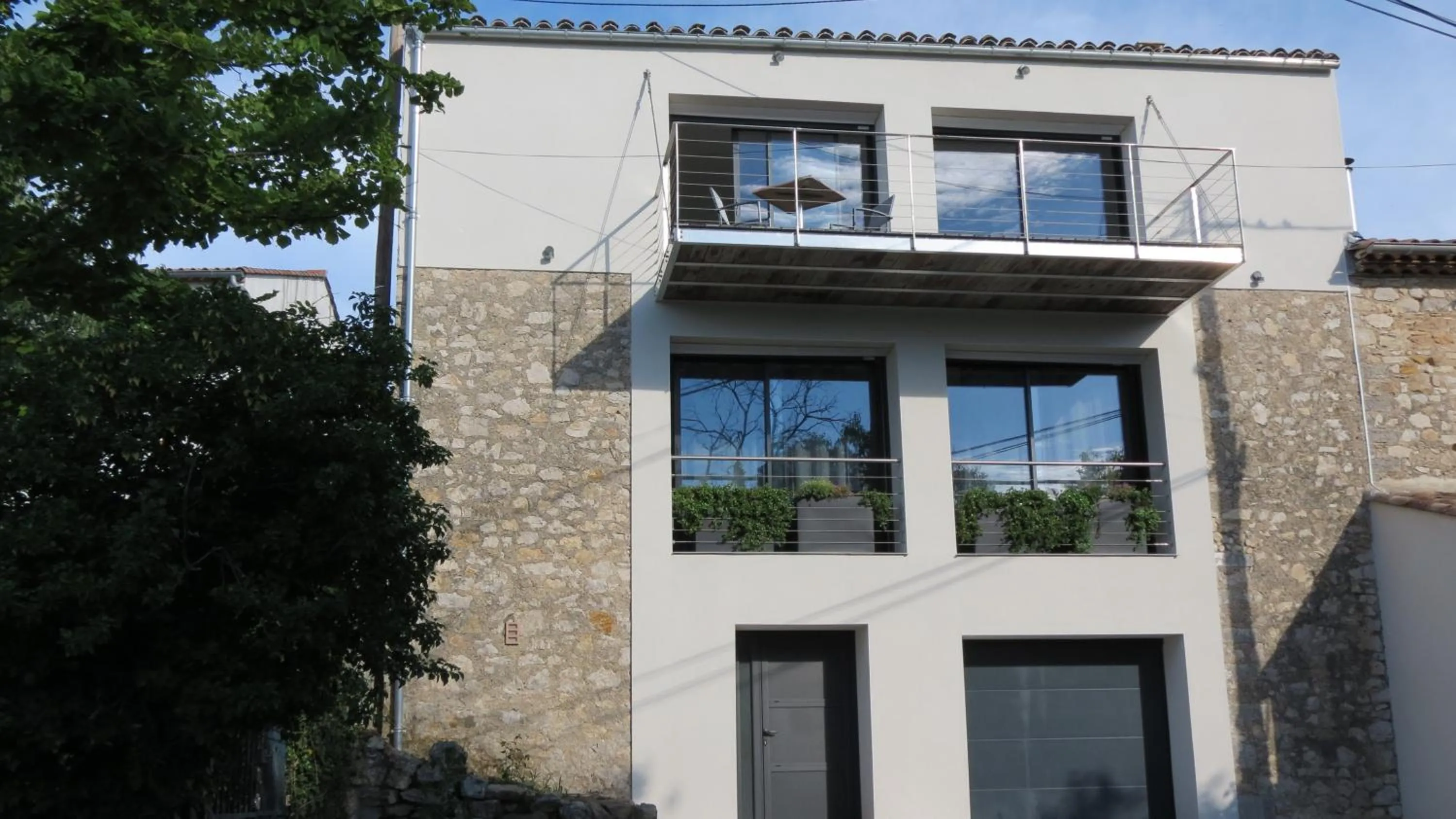 Property building in Le Castellas du Pic St Loup