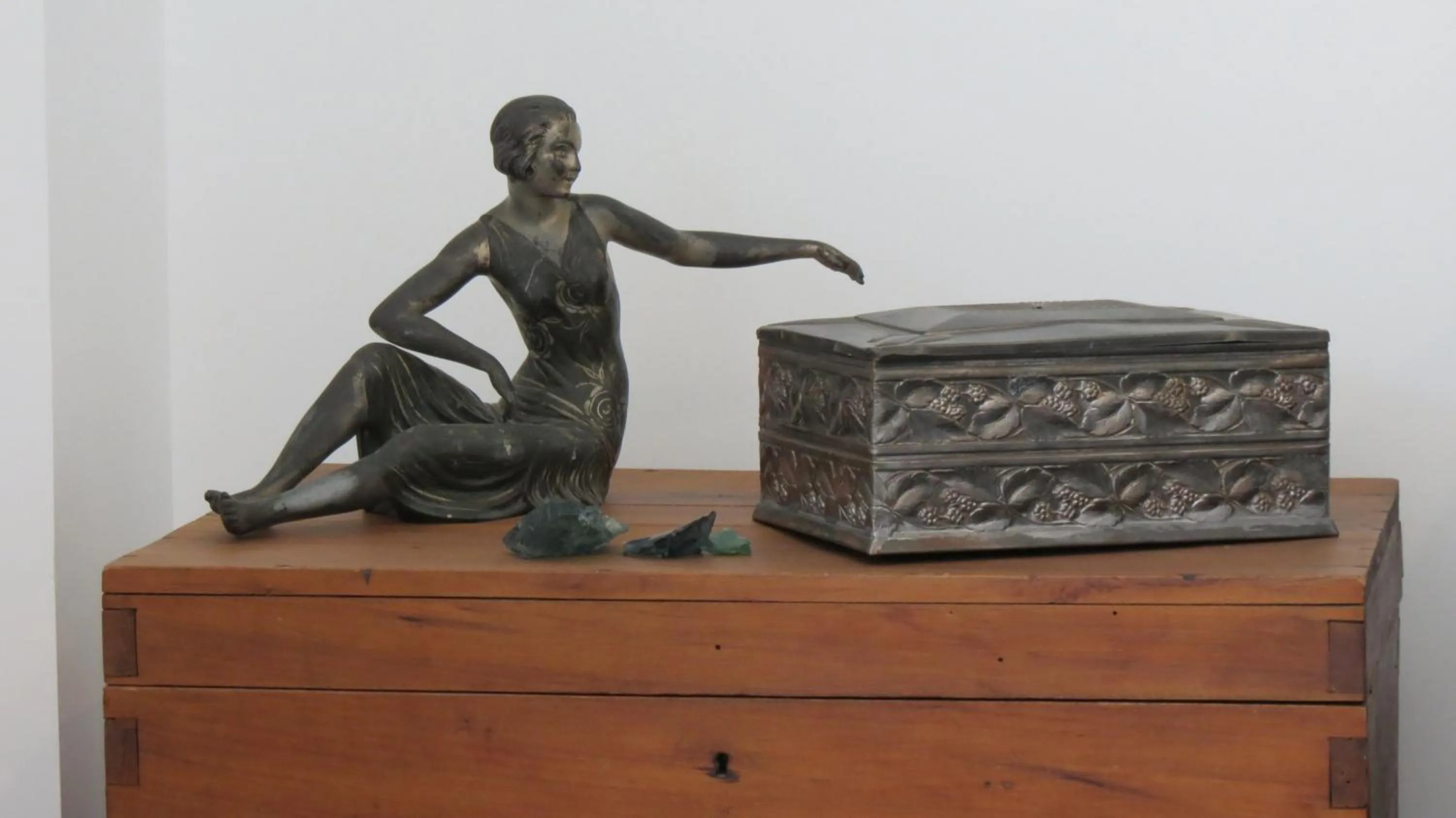 Decorative detail in Le Castellas du Pic St Loup