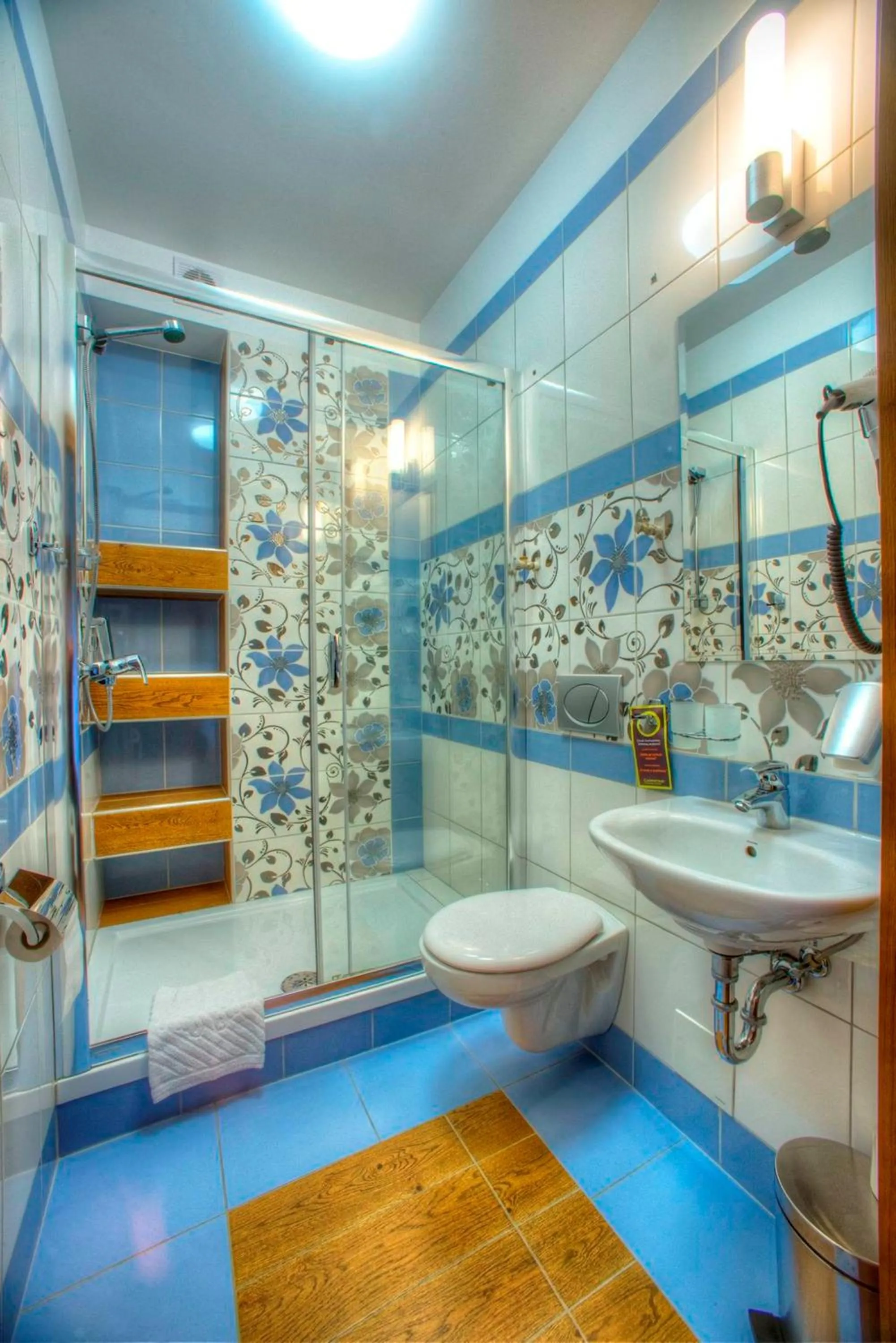 Shower in Hotel Carpatia Bieszczadzki Gościniec