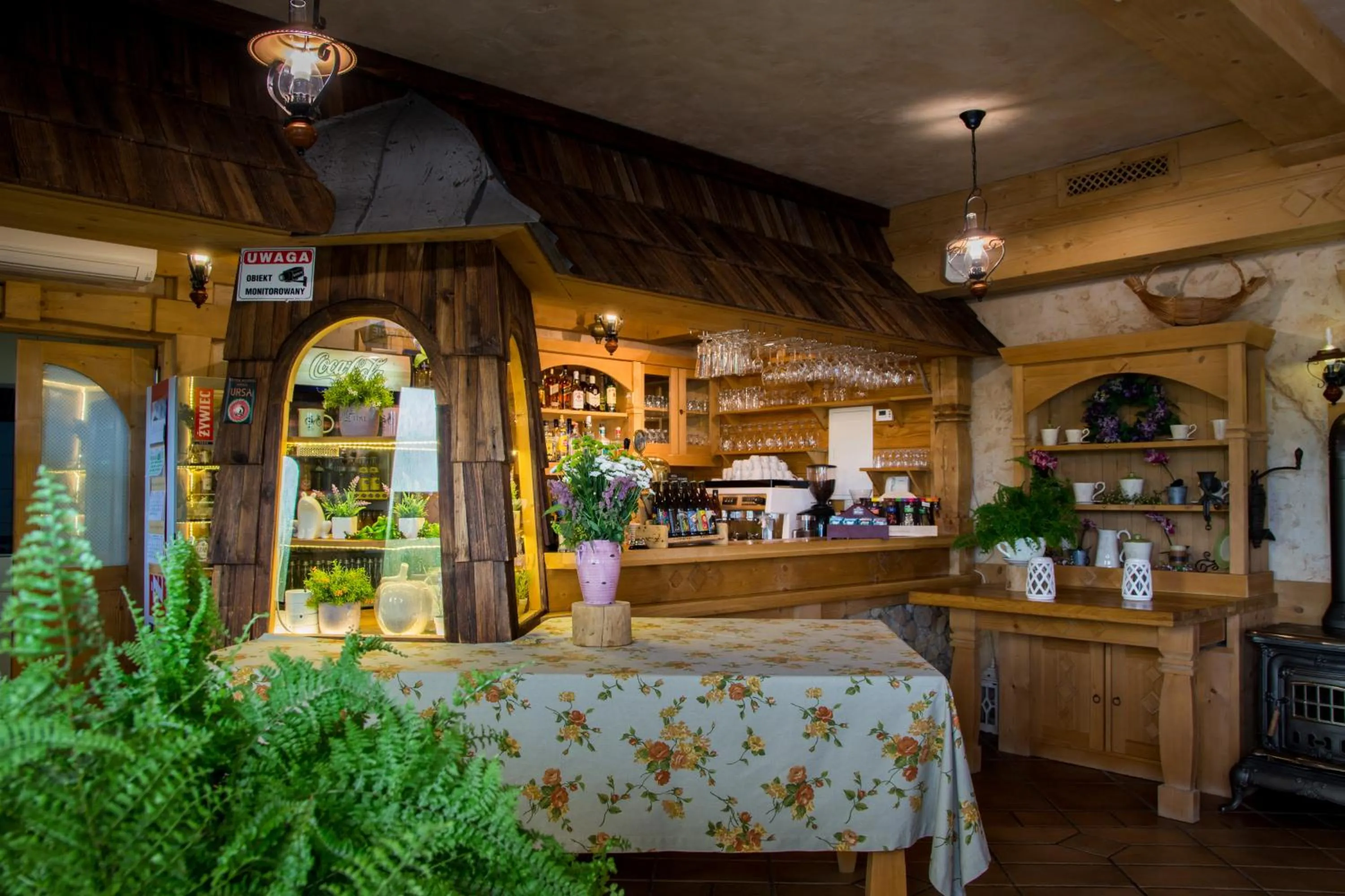 Restaurant/places to eat in Hotel Carpatia Bieszczadzki Gościniec