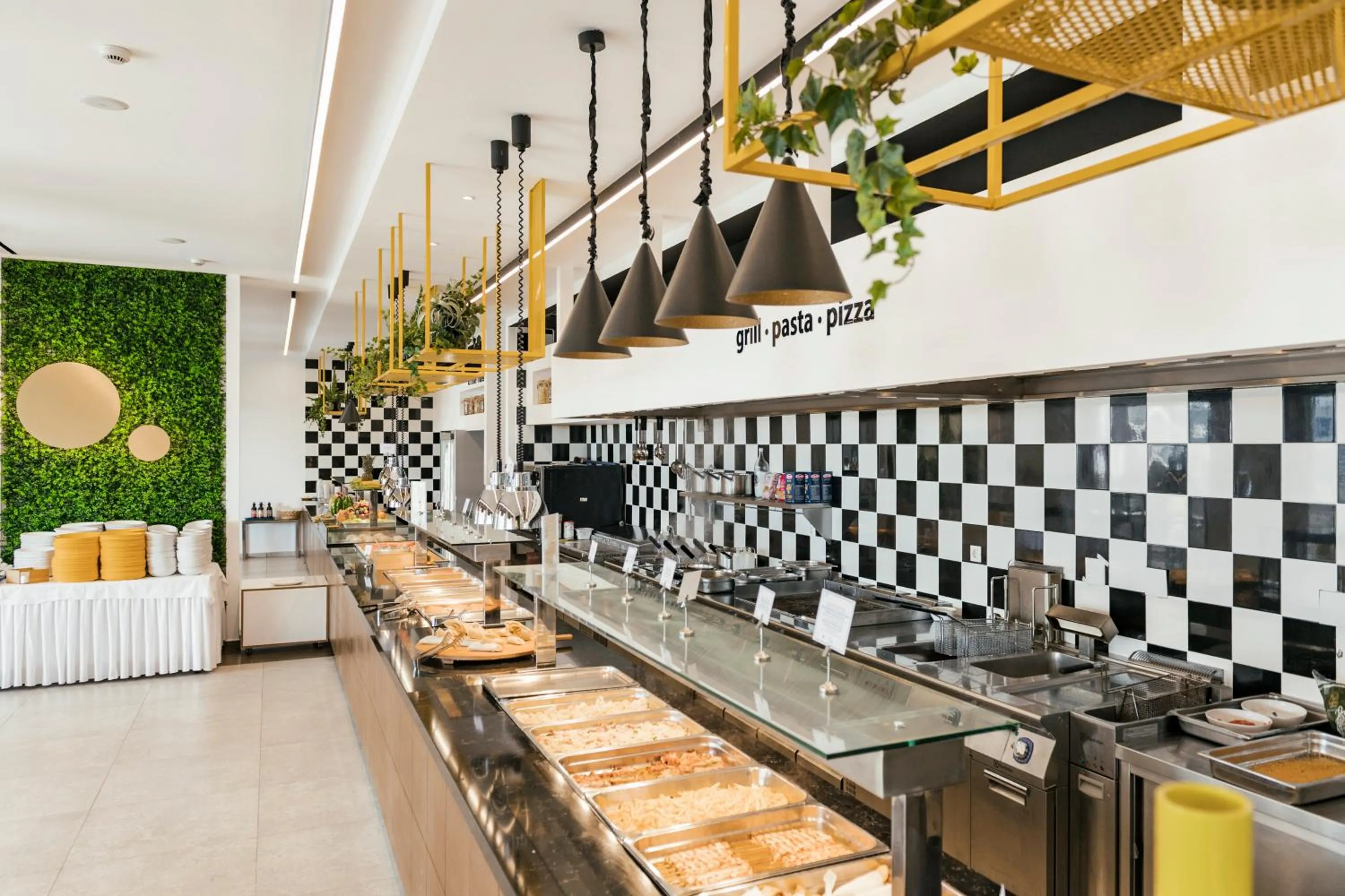 Restaurant/places to eat in Esperides Beach Resort