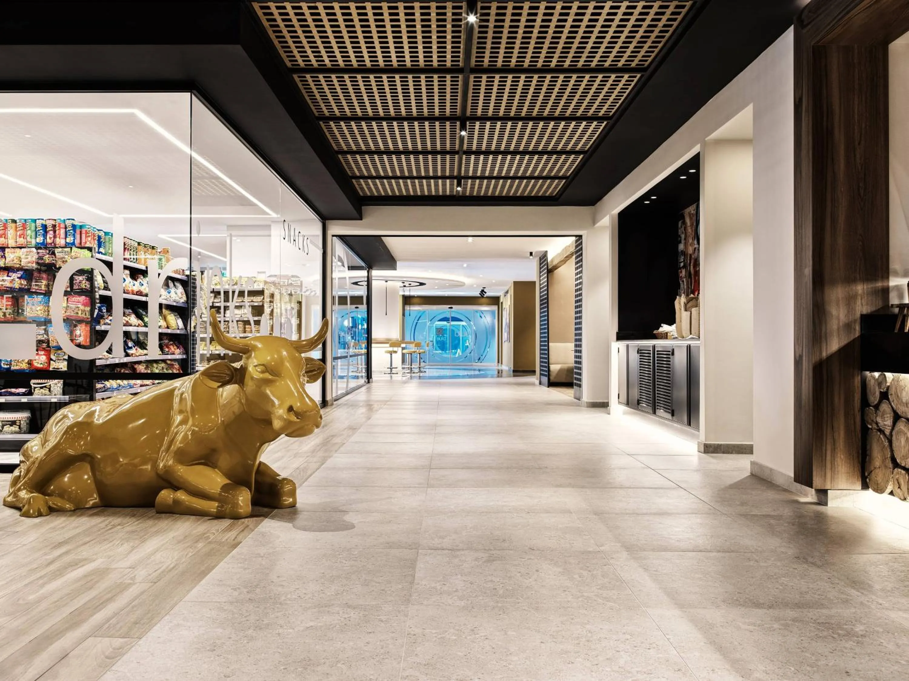 On-site shops in Esperides Beach Resort