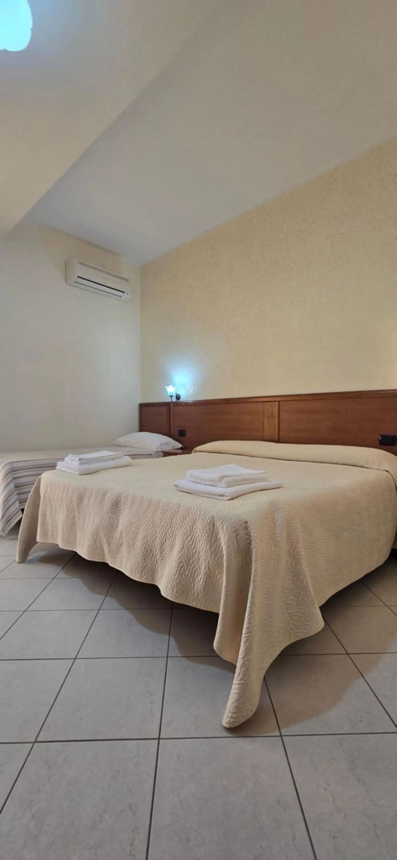 Bed in Hotel Ristorante La Decanata