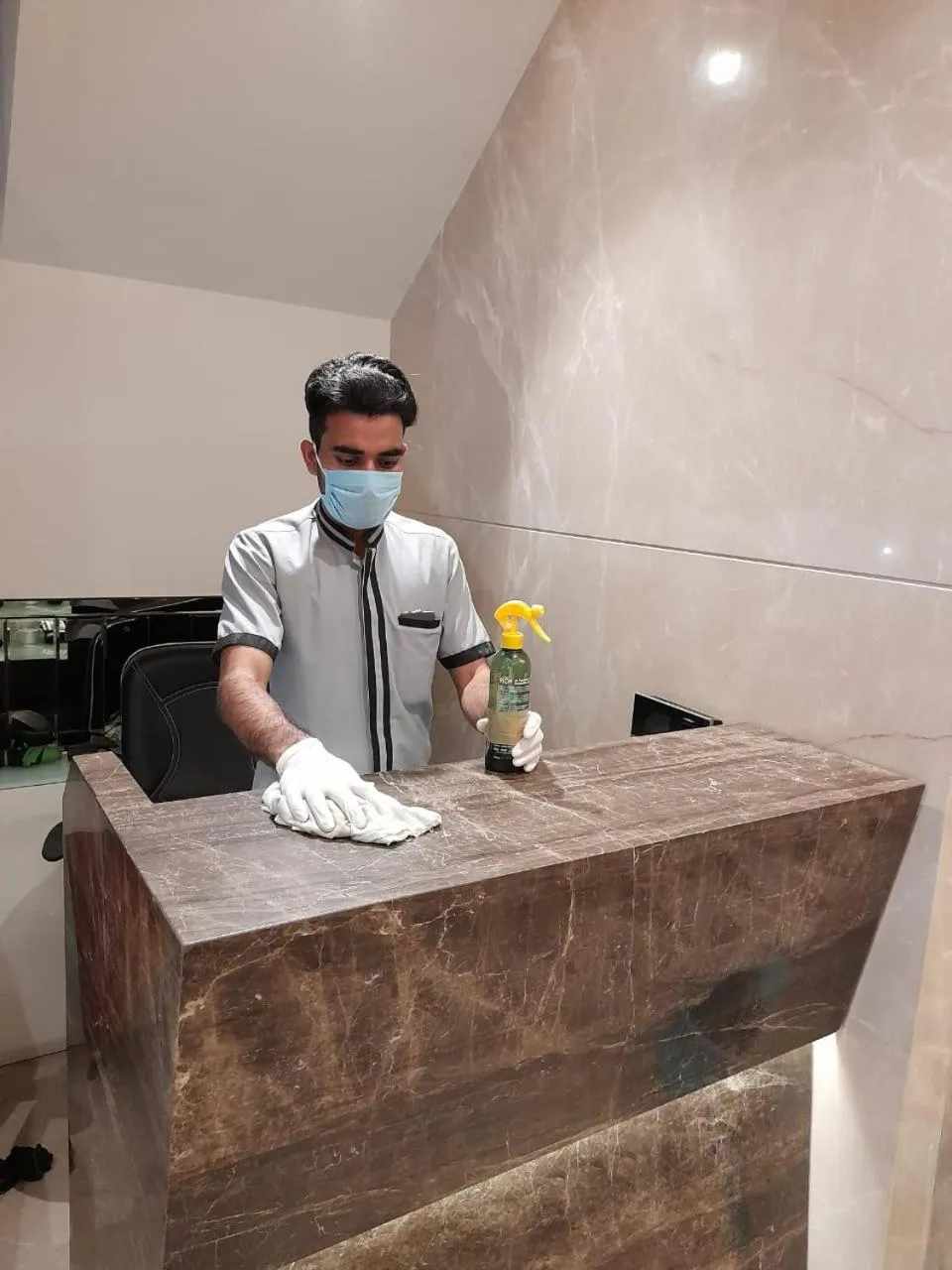 concierge in Hotel Orient Regency