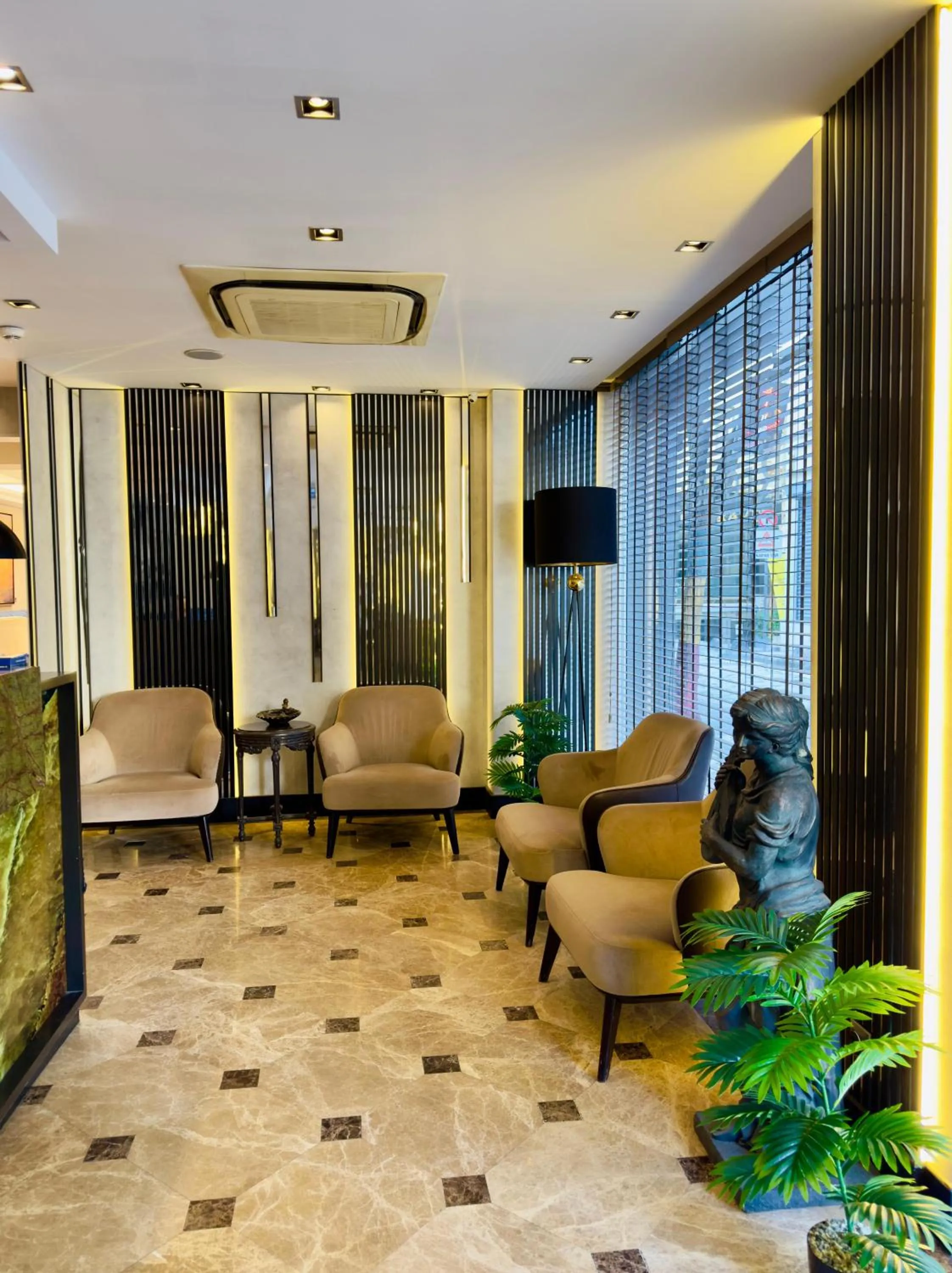 Lobby or reception in Regency World Hotel