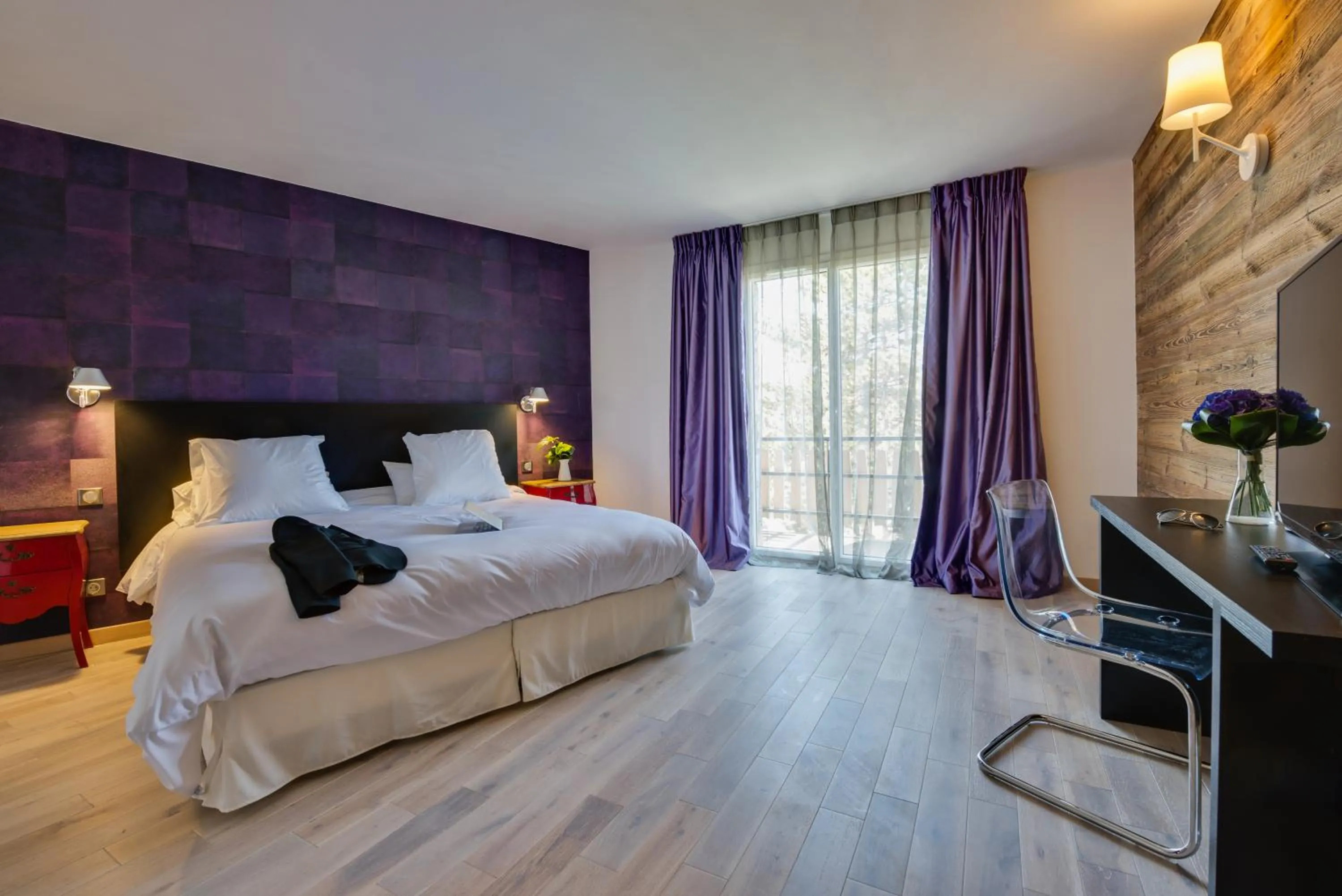 Photo of the whole room, Bed in Hôtel Catalpa