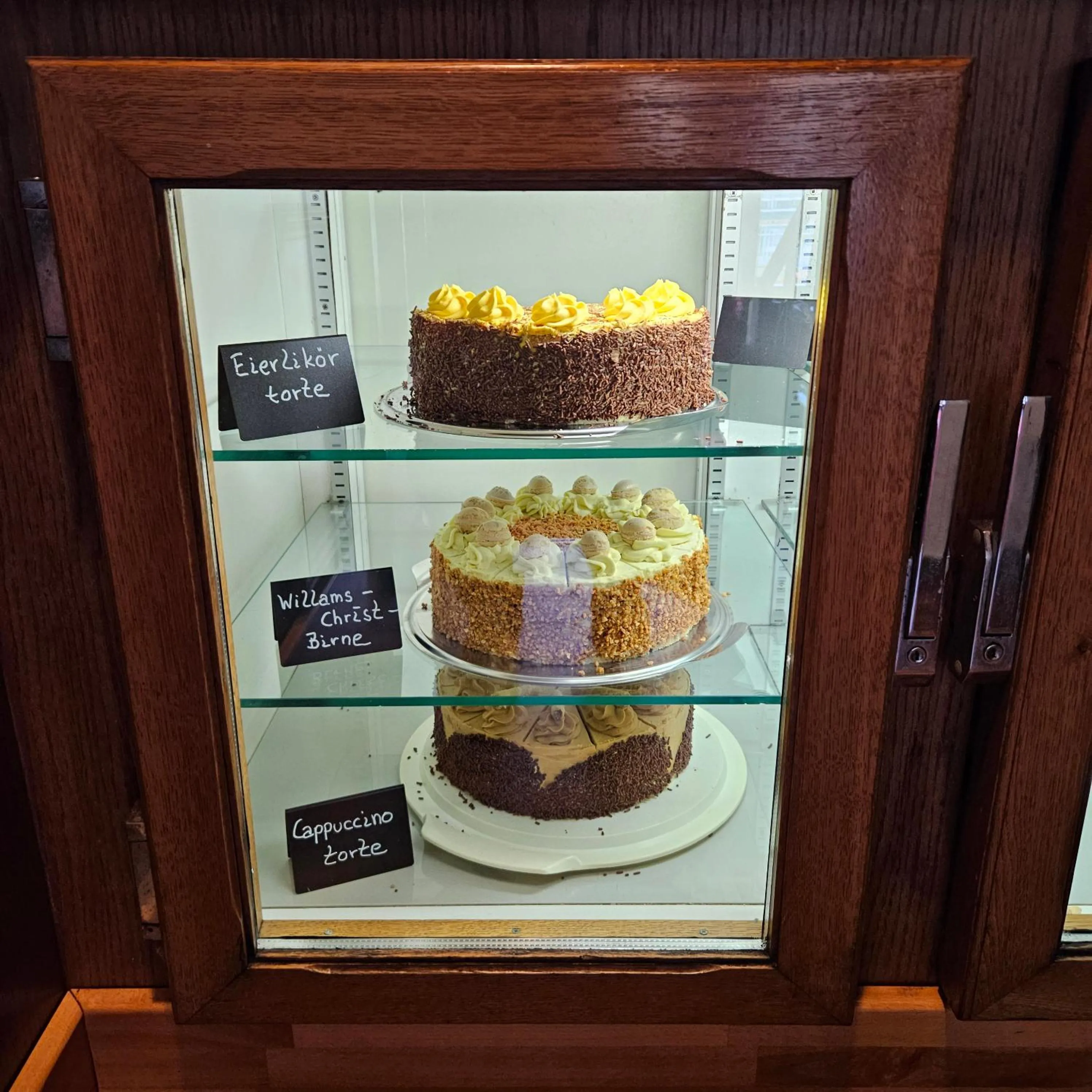 Restaurant/places to eat in Hotel Café Post