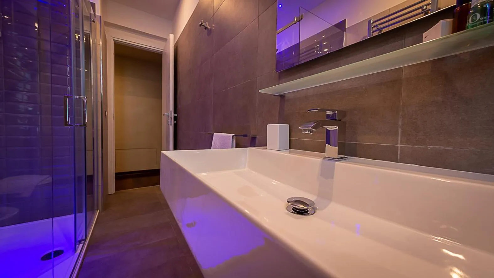 Bathroom in Borghese Executive Suite