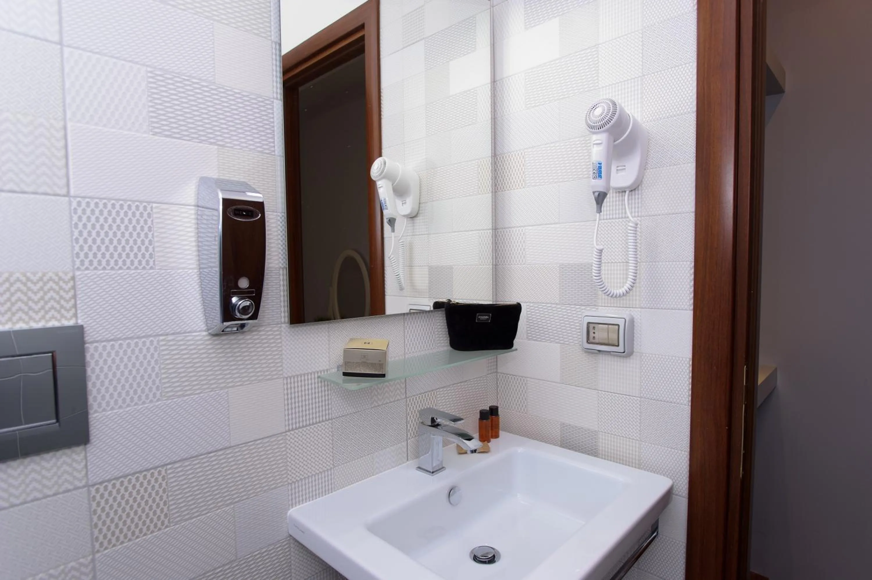 Borghese Executive Suite