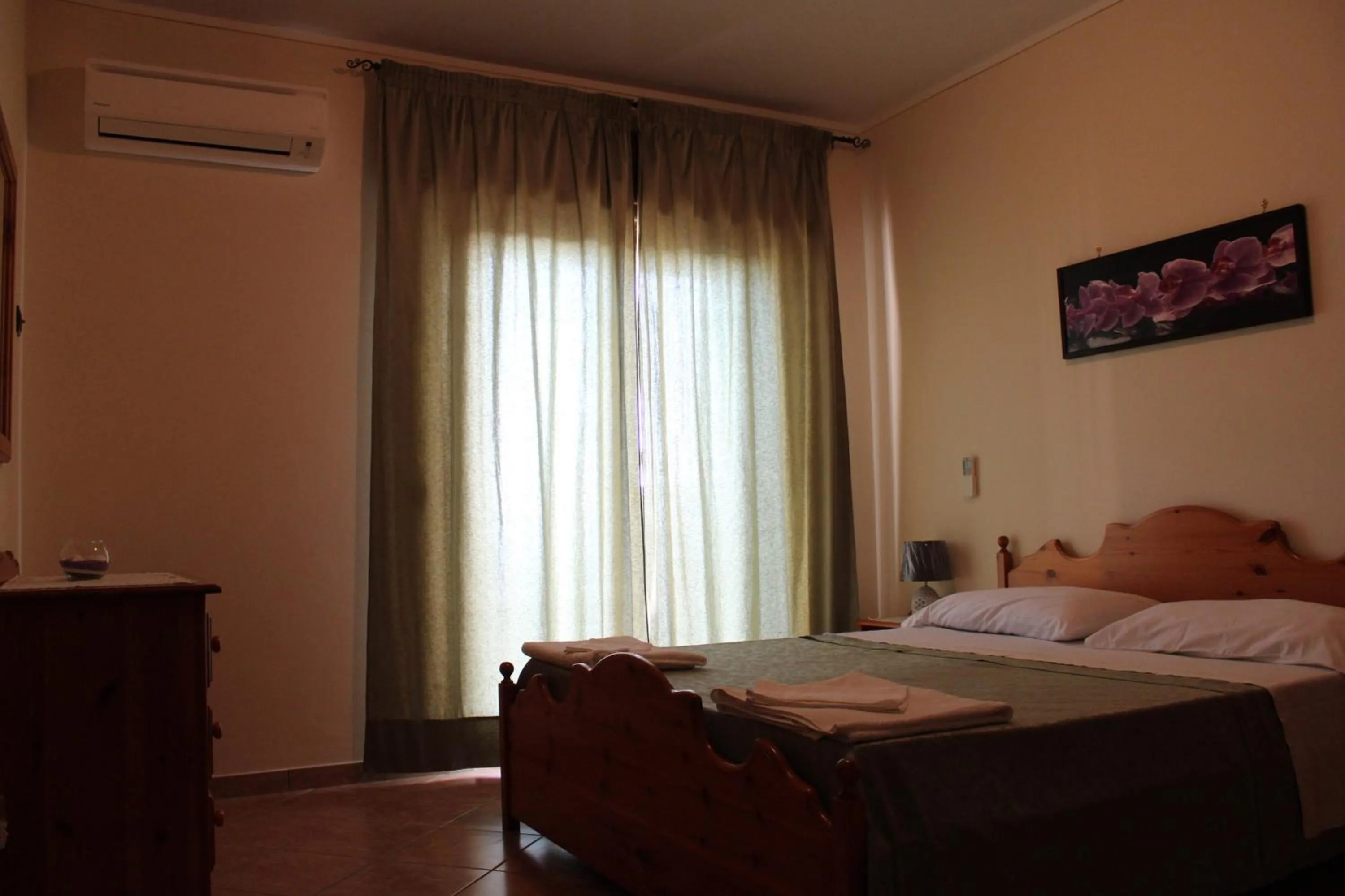 Photo of the whole room, Bed in La Collina