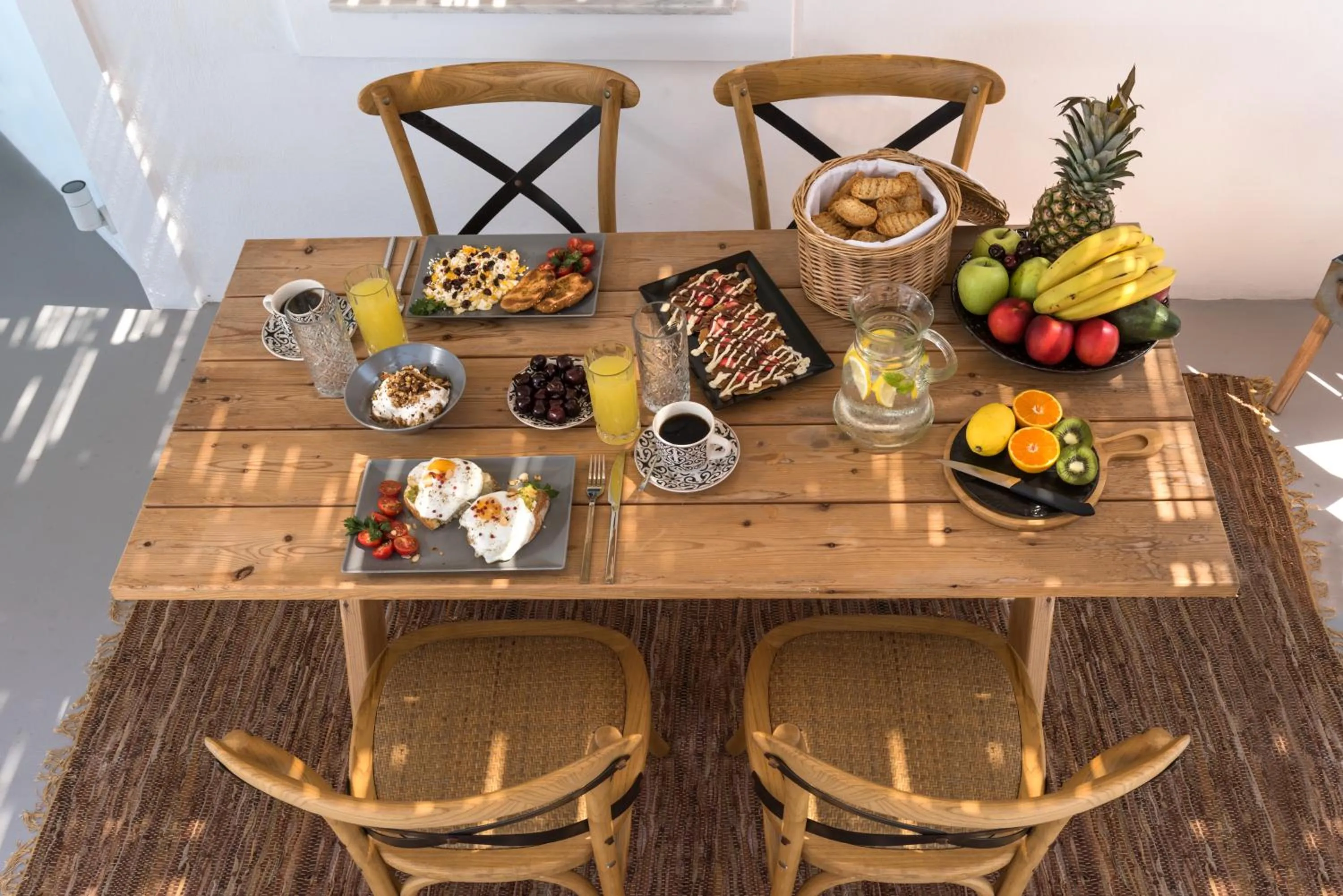 Food and drinks in Summer Lovers Villa