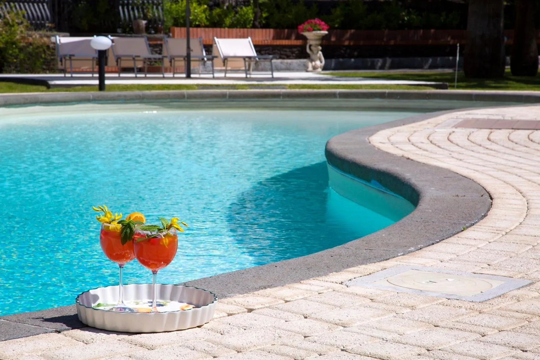 Swimming pool in B&B Blanc Maison Etna Relais & Charme