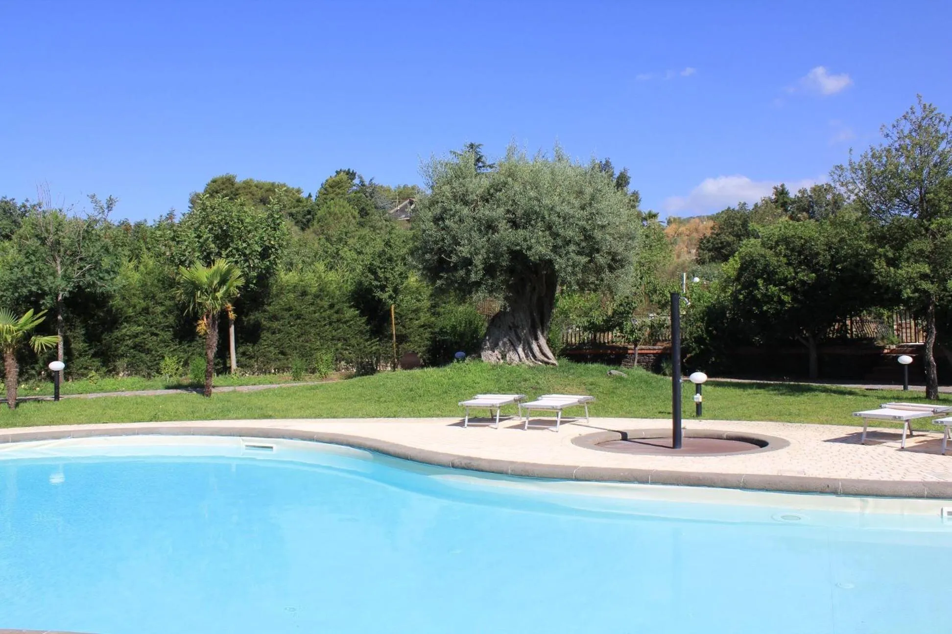 Swimming pool in B&B Blanc Maison Etna Relais & Charme