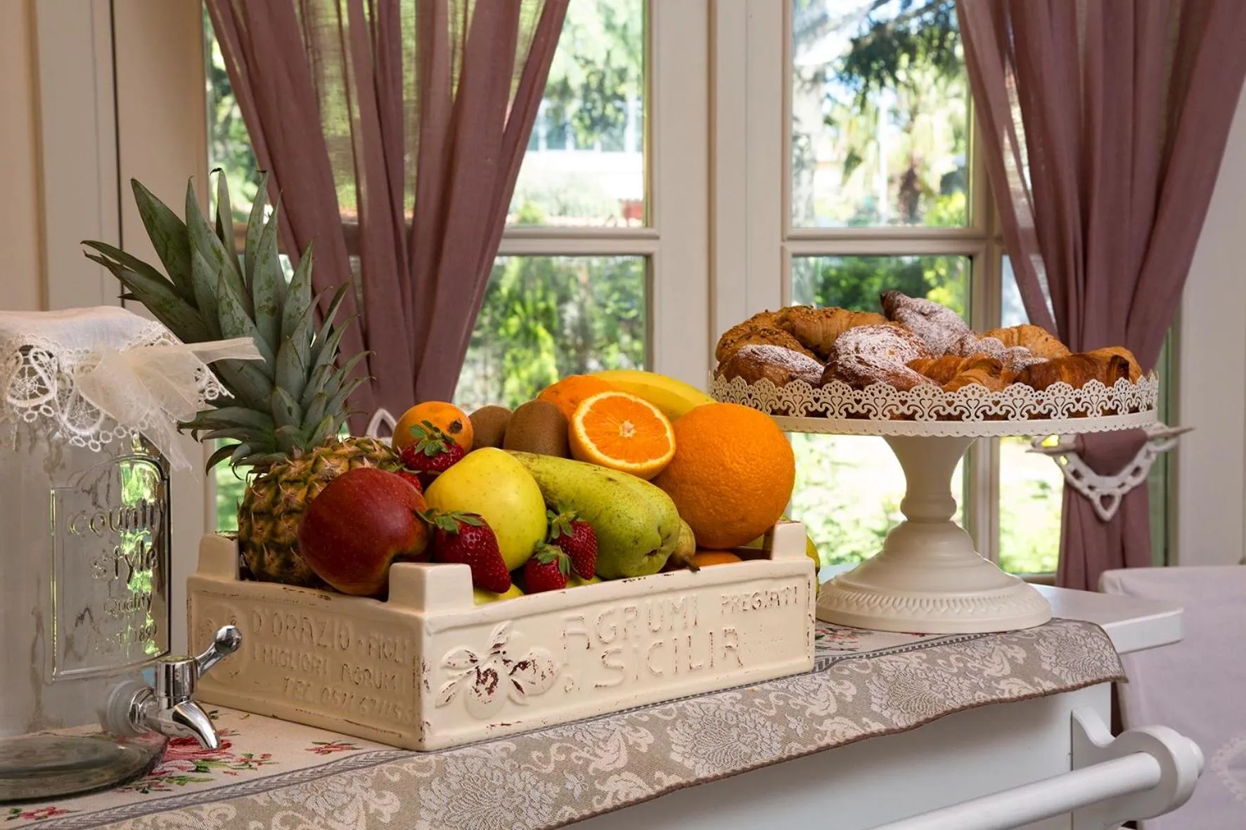 Decorative detail in B&B Blanc Maison Etna Relais & Charme