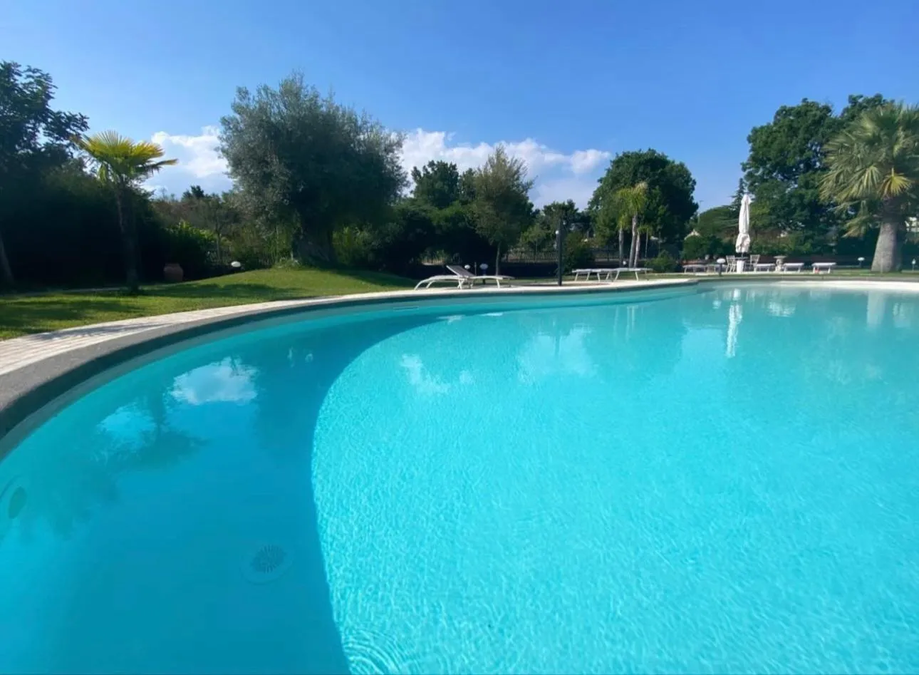 Swimming pool in B&B Blanc Maison Etna Relais & Charme