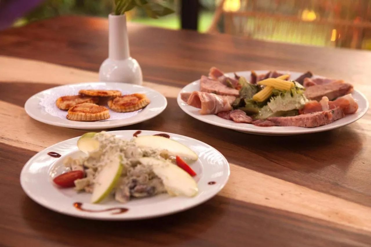 Restaurant/places to eat in La Provence Restaurant & Hotel Boutique