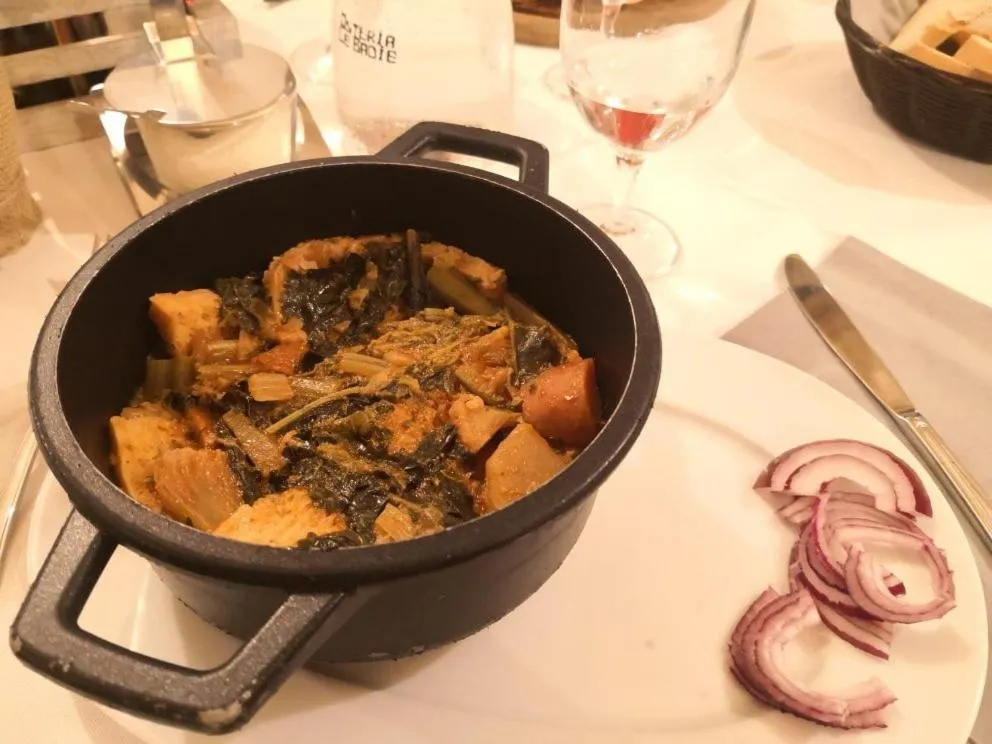 Restaurant/places to eat in Hotel Le Badie