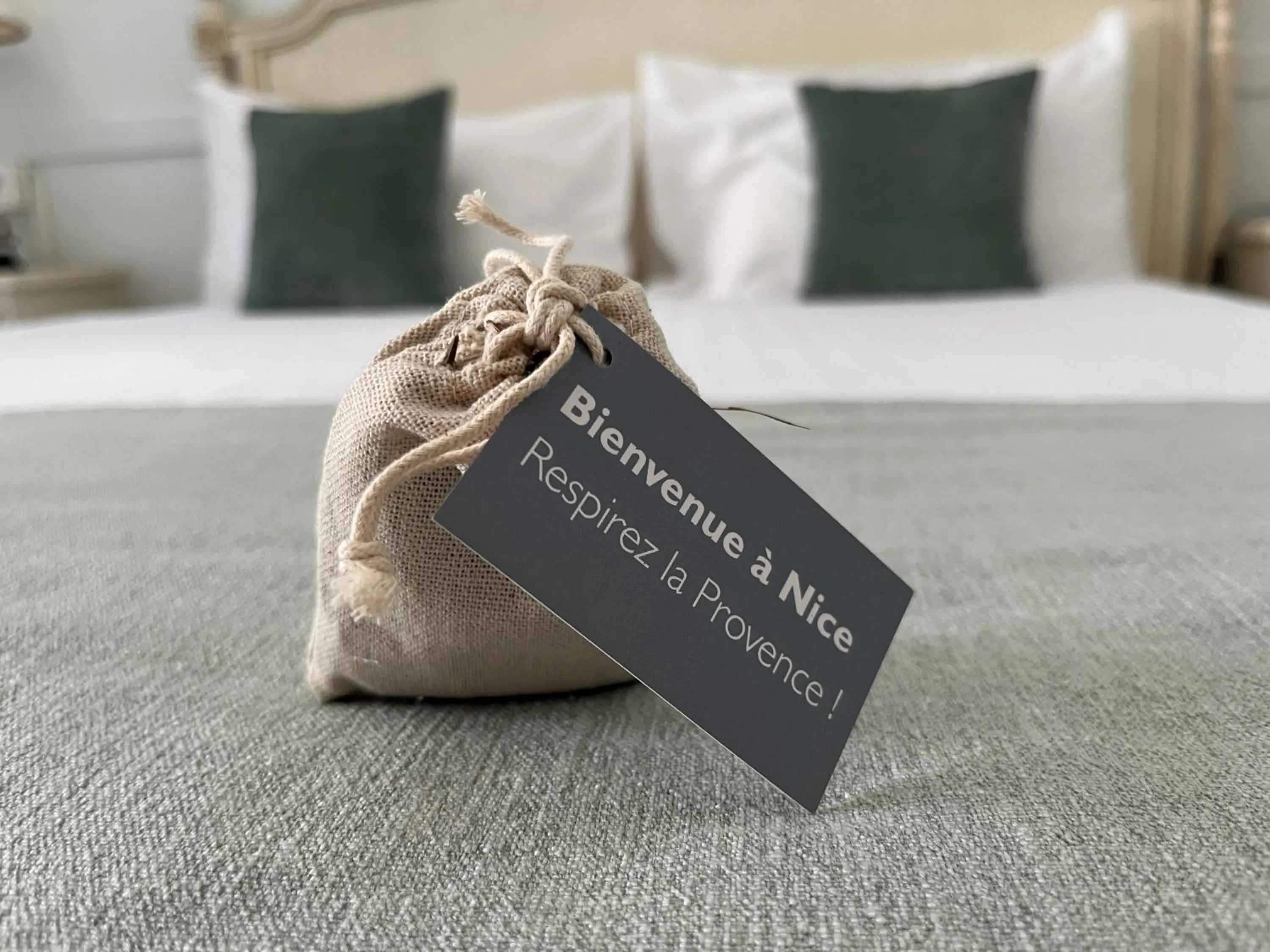 Bed in Nice Garden Hotel