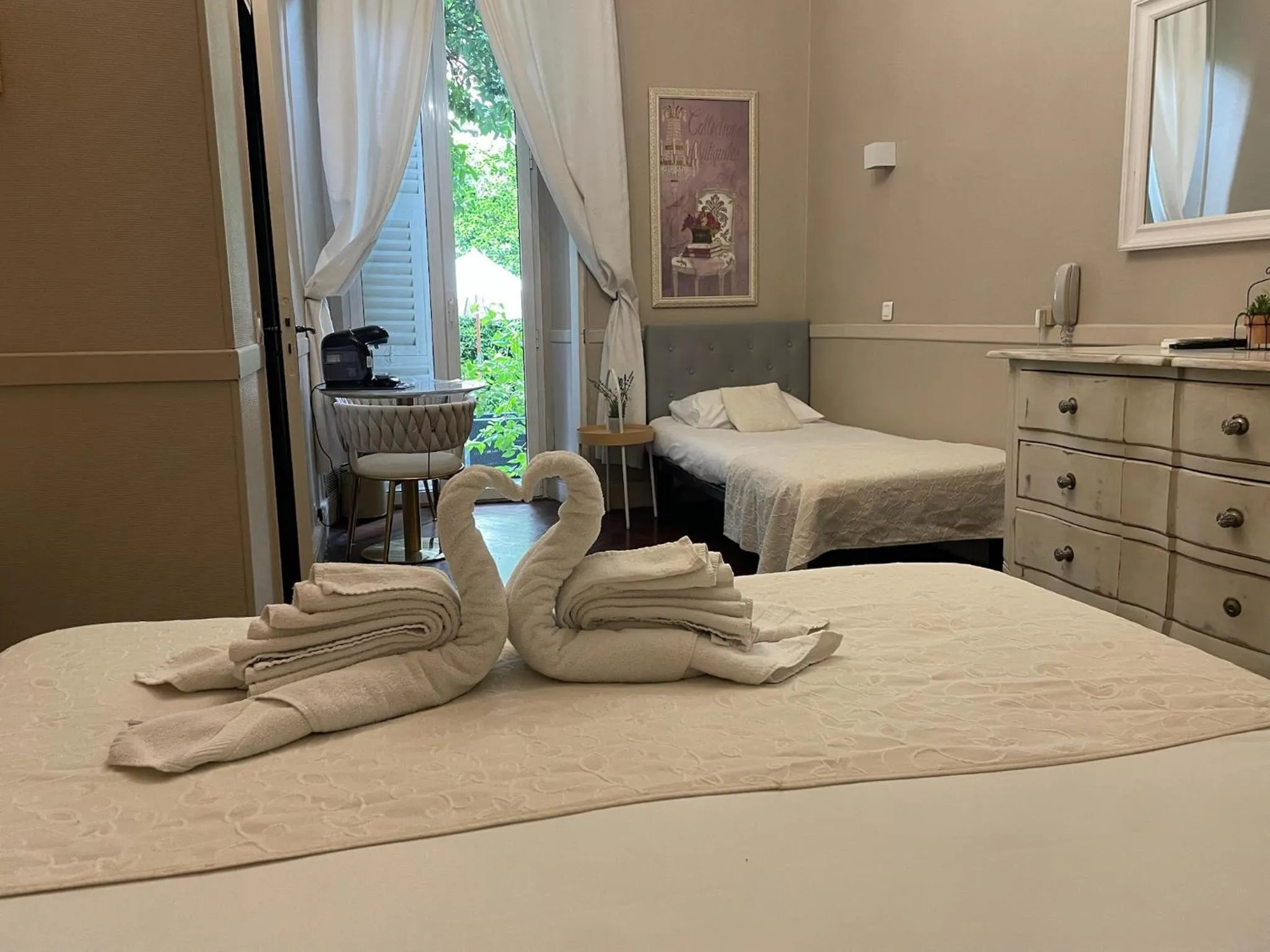 Bedroom, Bed in Nice Garden Hotel