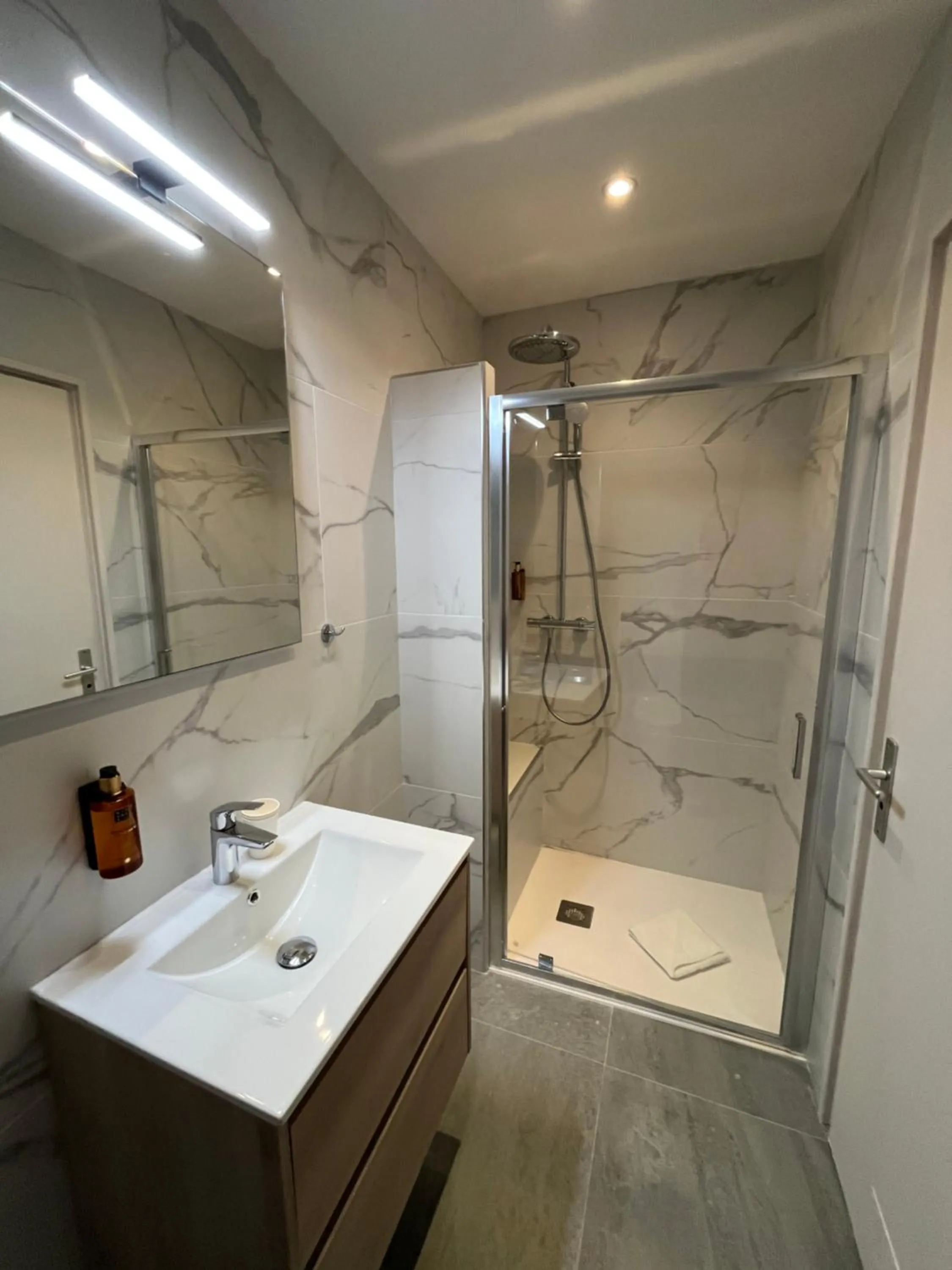 Bathroom in Nice Garden Hotel