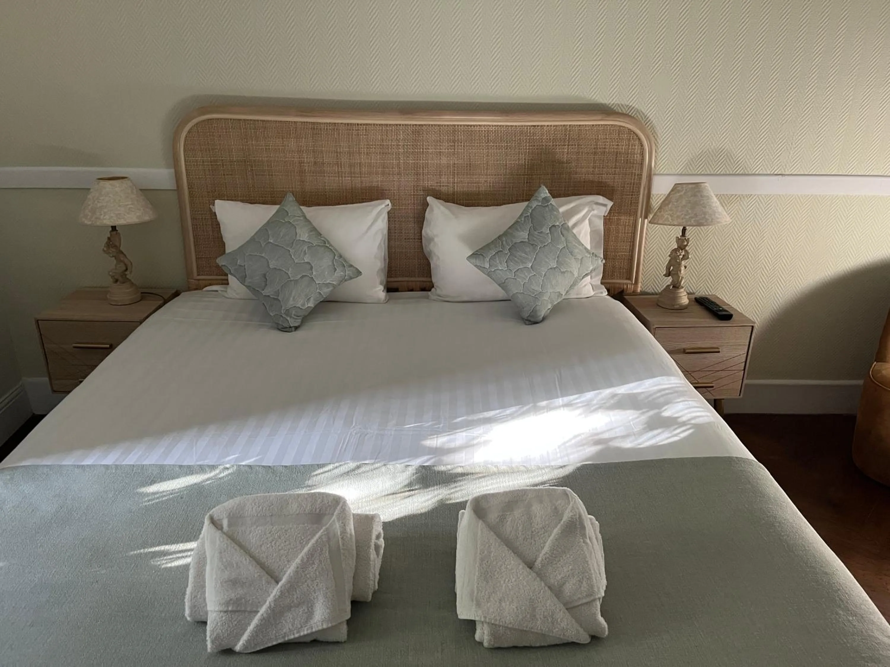 Bed in Nice Garden Hotel