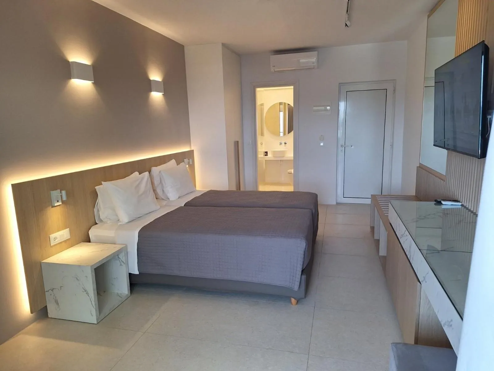 Bedroom, Bed in Kos Palace