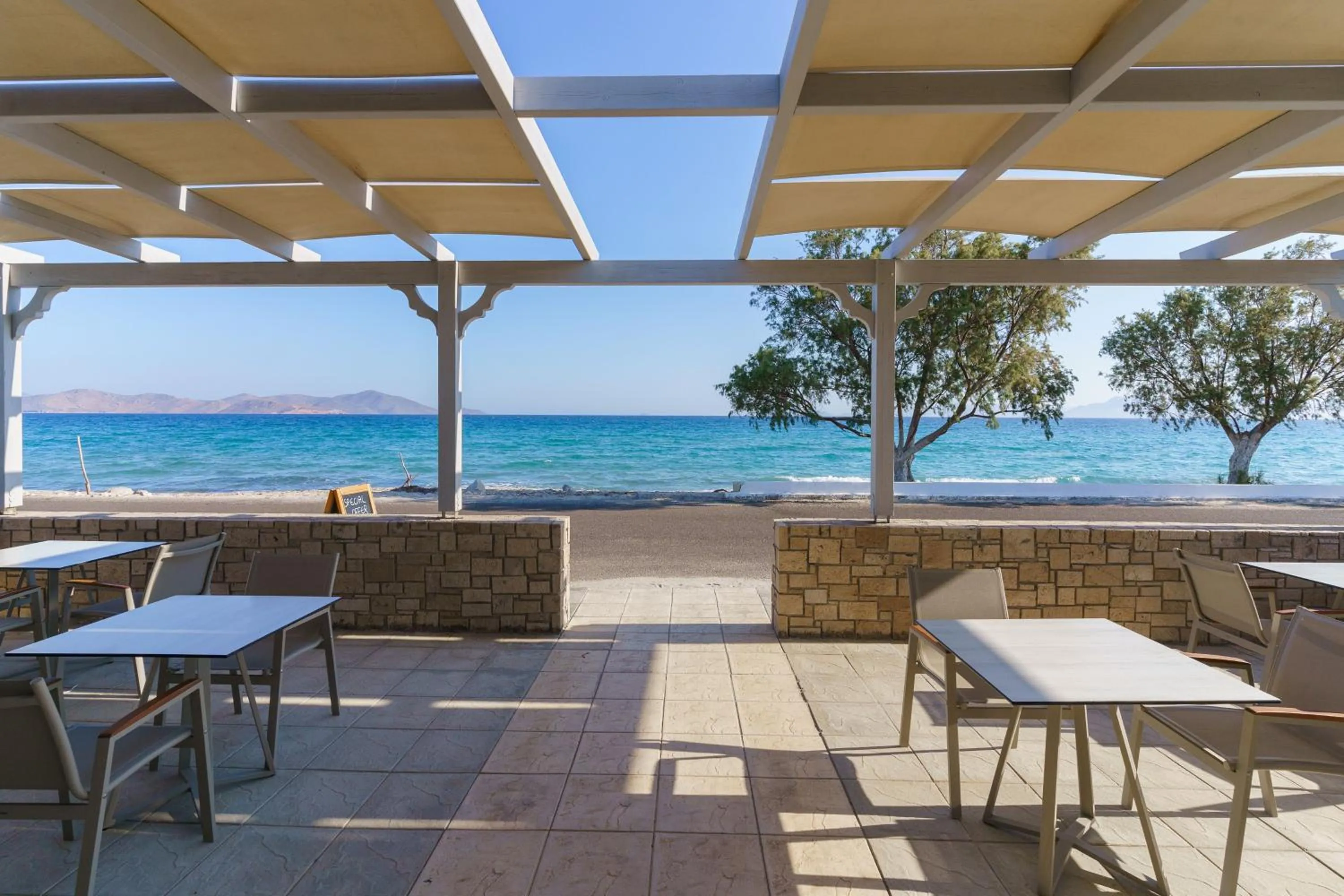 Restaurant/places to eat in Kos Palace