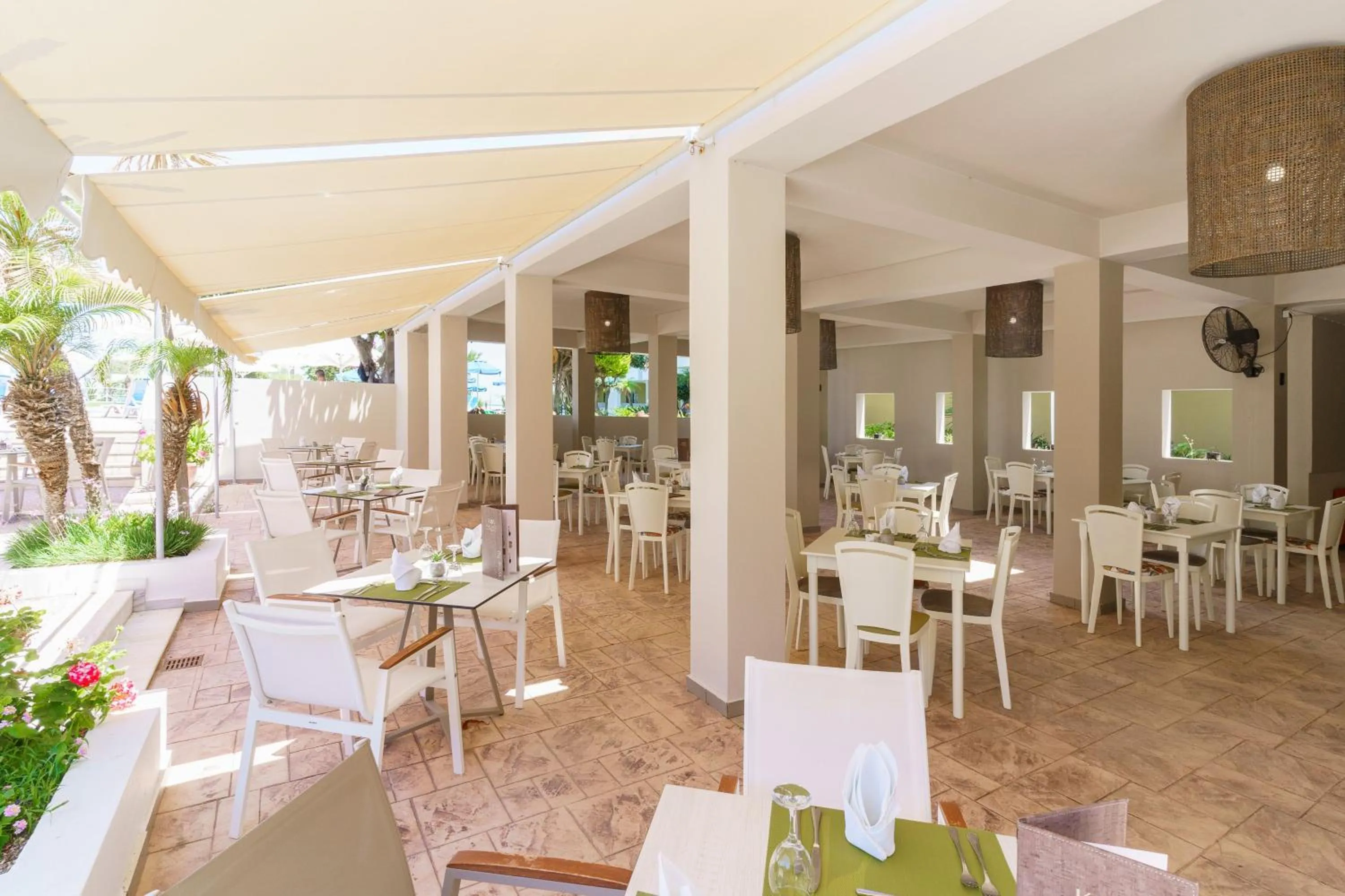 Restaurant/places to eat in Kos Palace