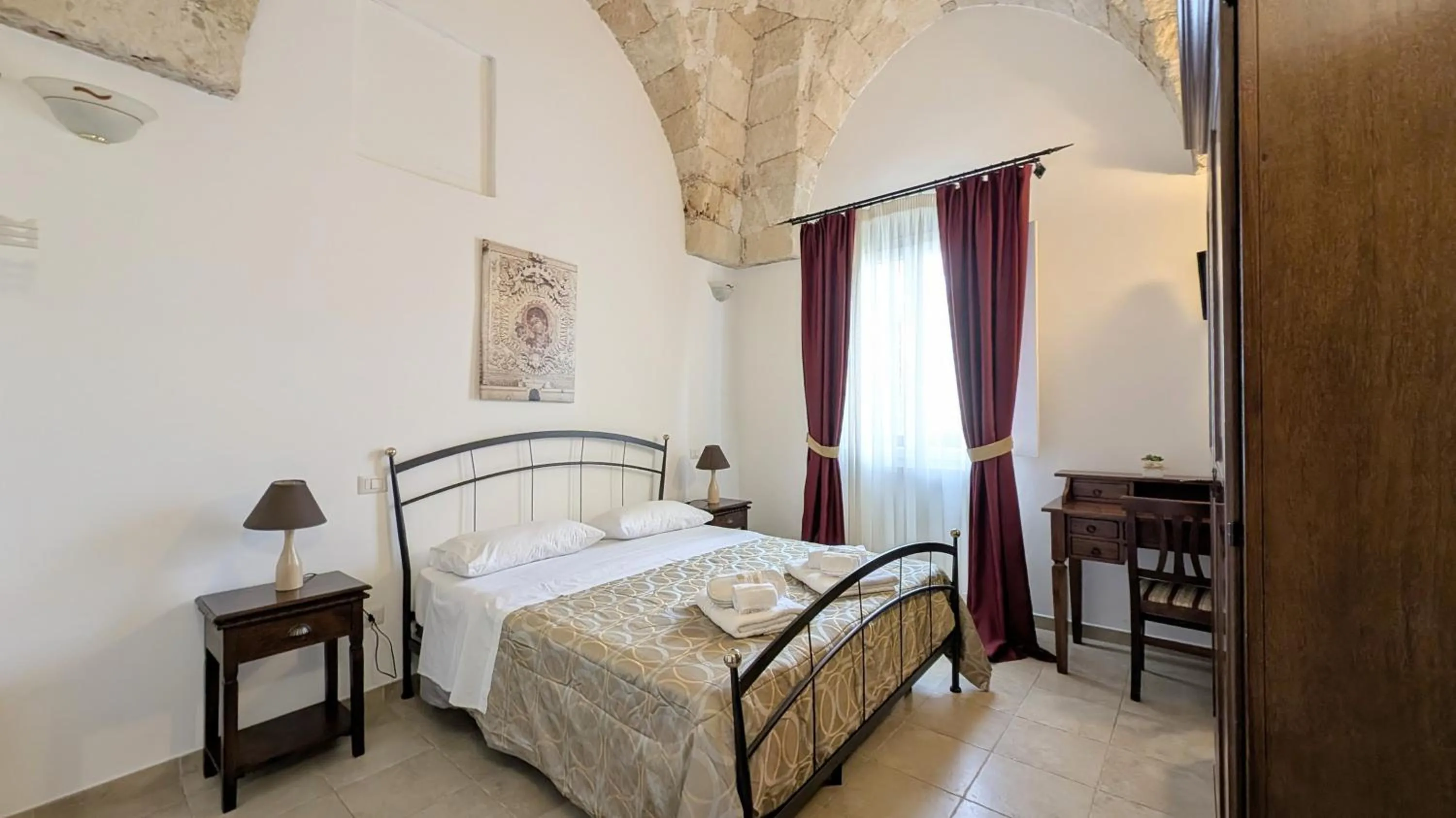 Bedroom, Bed in B&B Corte Regina Esther