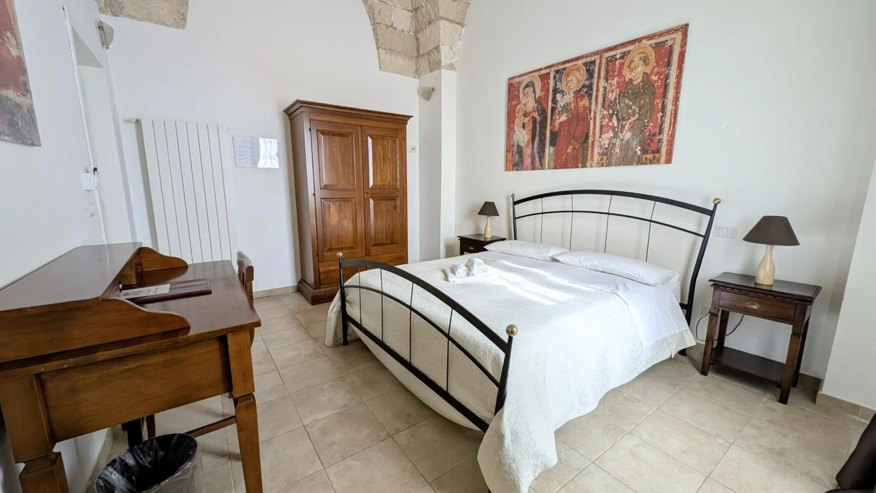 Bedroom, Bed in B&B Corte Regina Esther