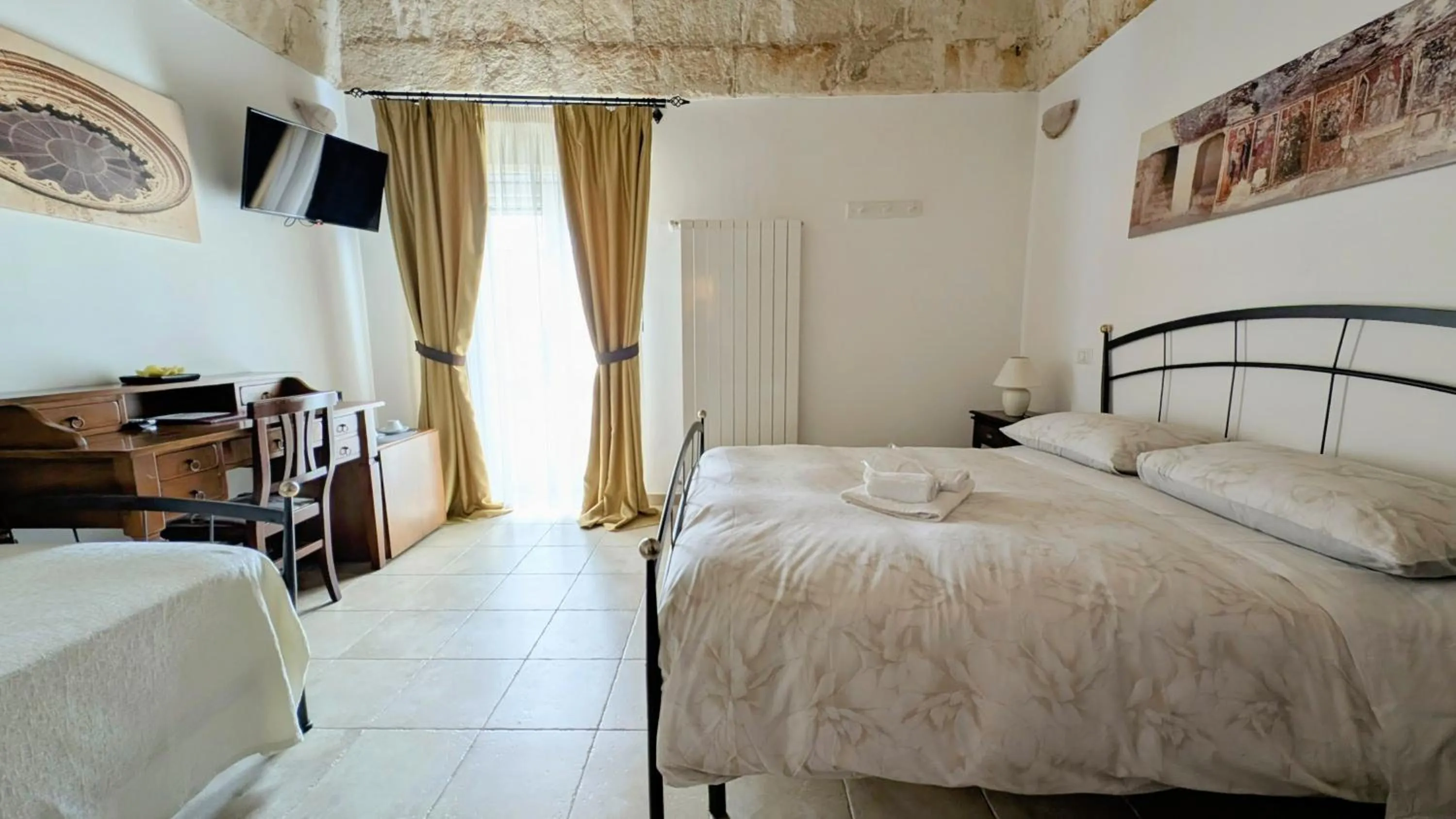 Bedroom, Bed in B&B Corte Regina Esther