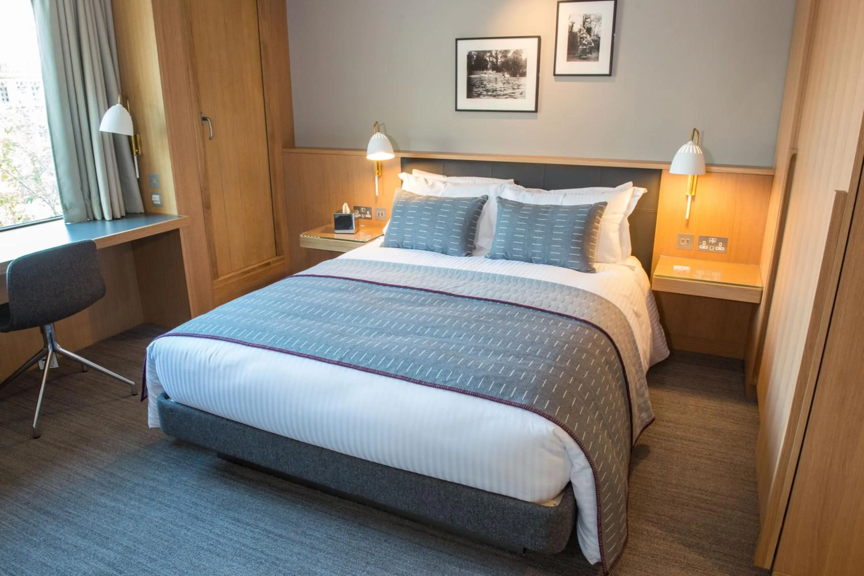 Seating area, Bed in West Court- Jesus College