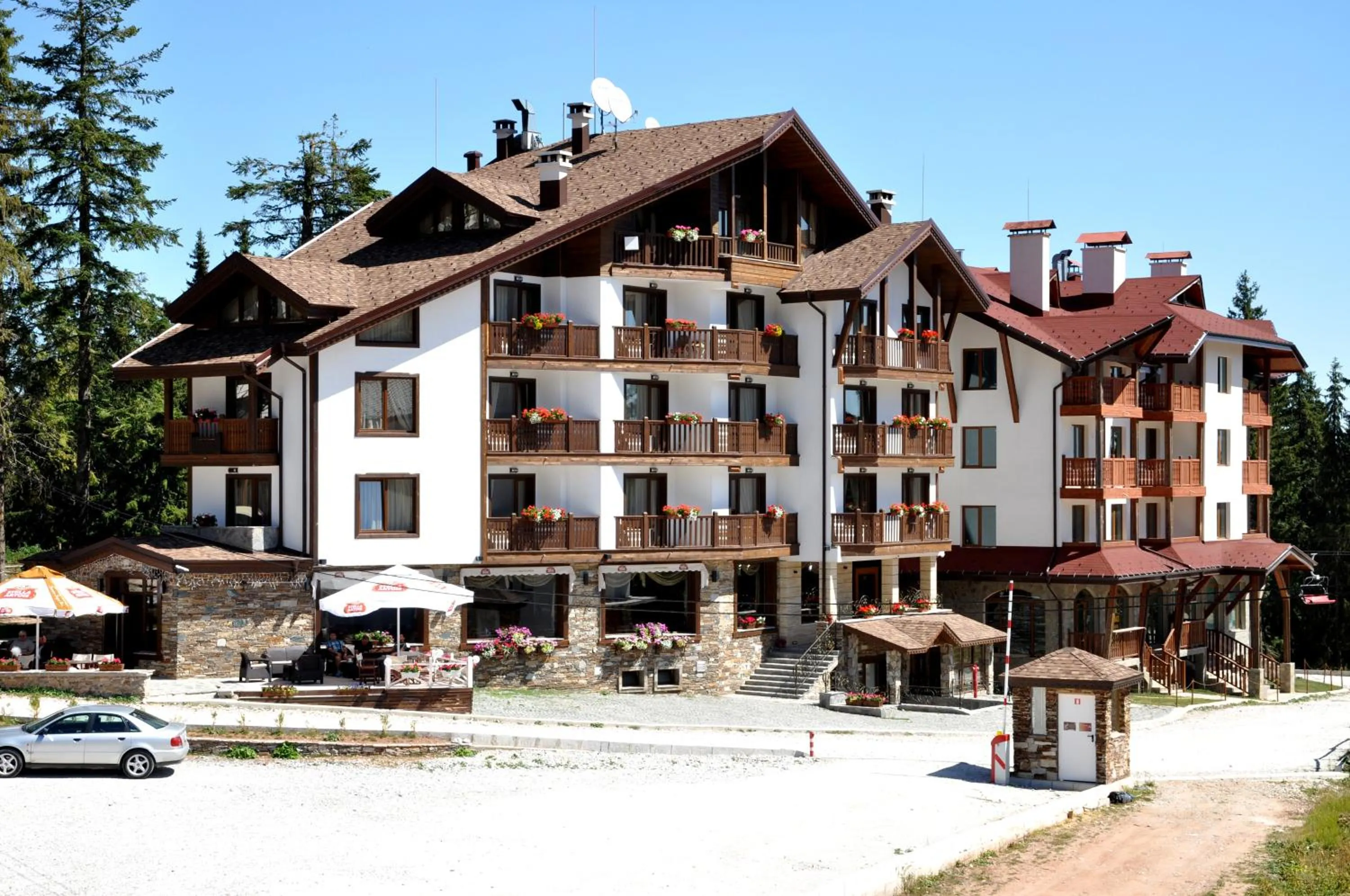 Facade/entrance in Hotel Iva & Elena