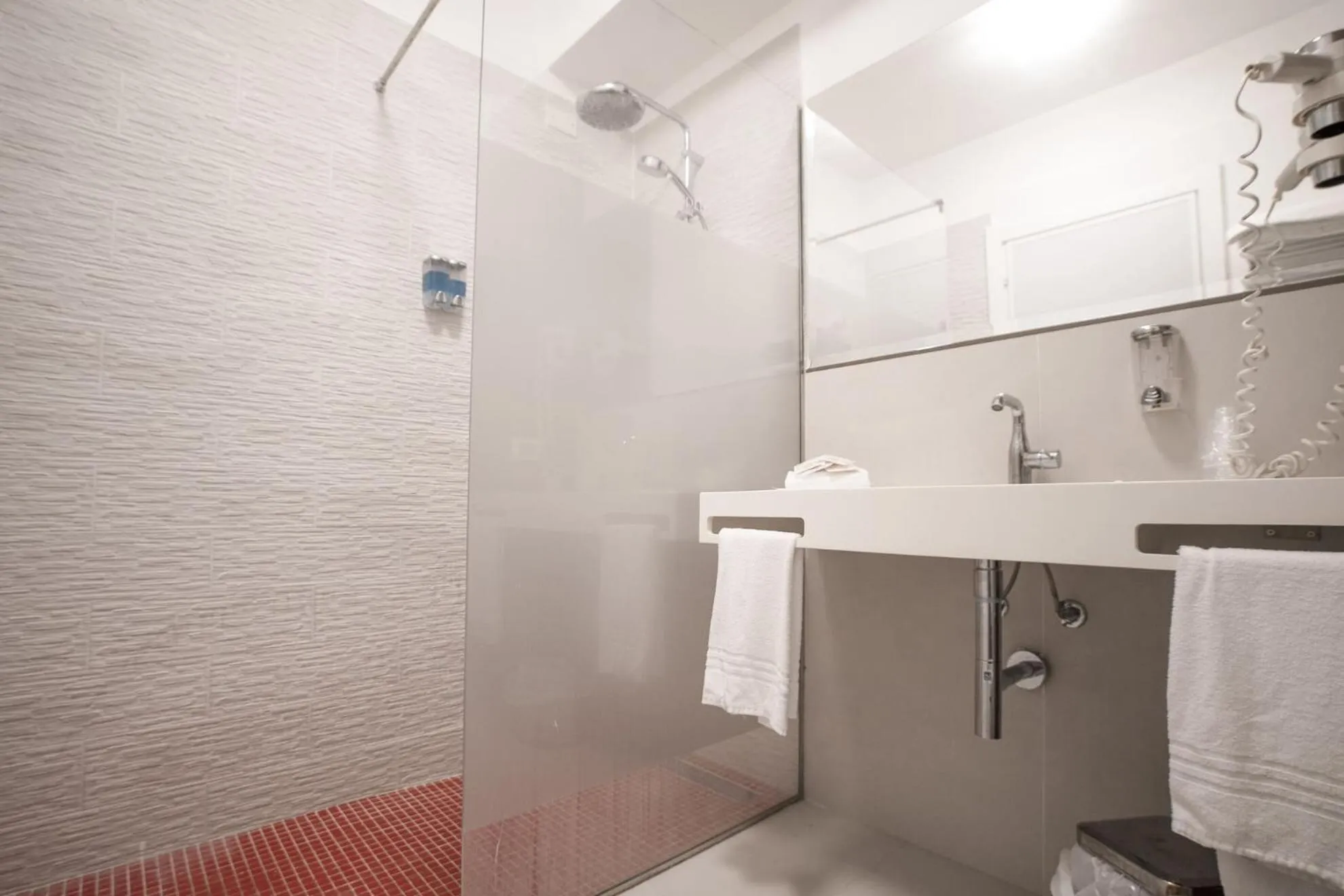 Shower in Perla Del Golfo Resort