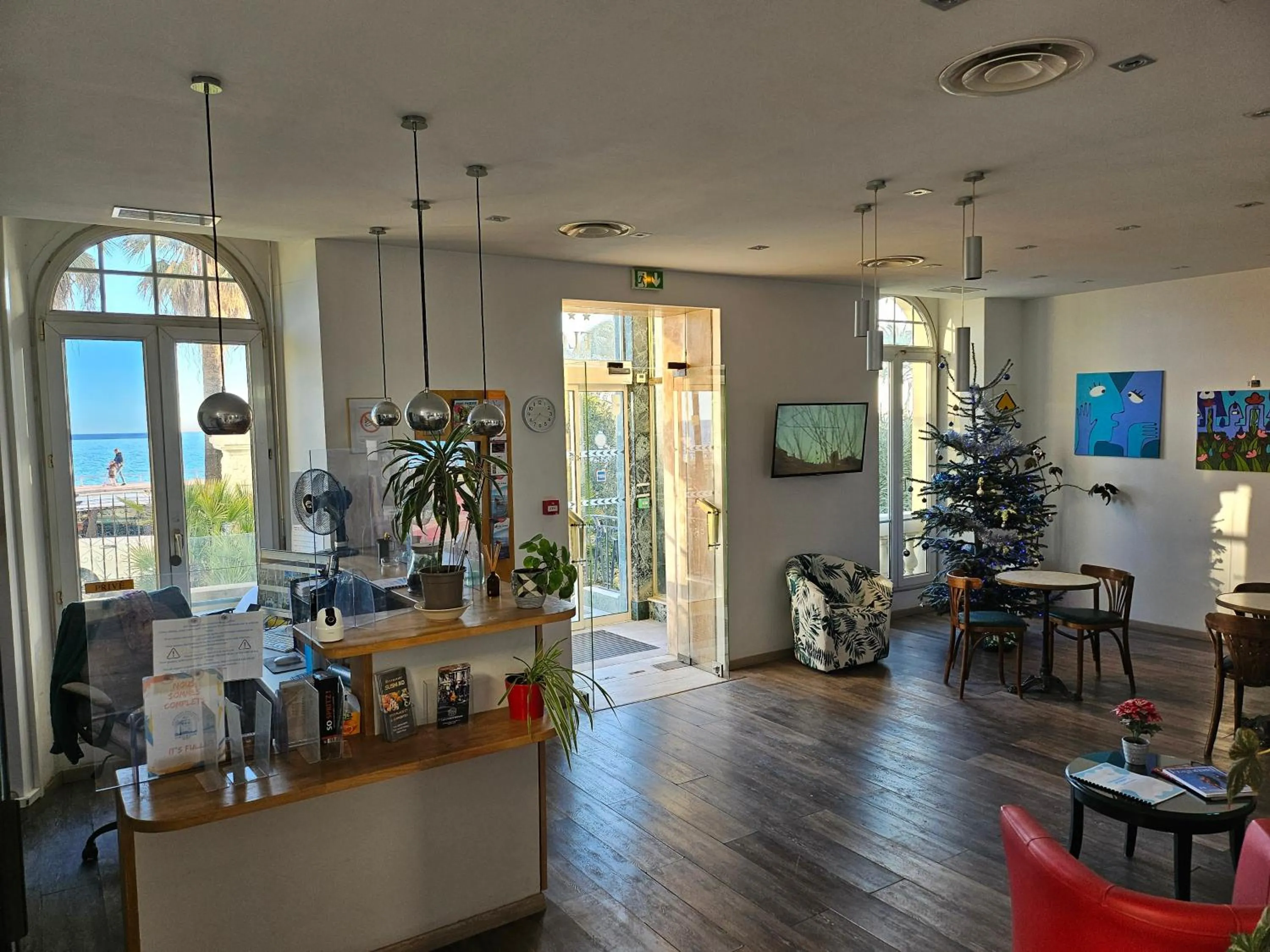 Lobby or reception in Hotel Flots d'Azur Promenade des Anglais