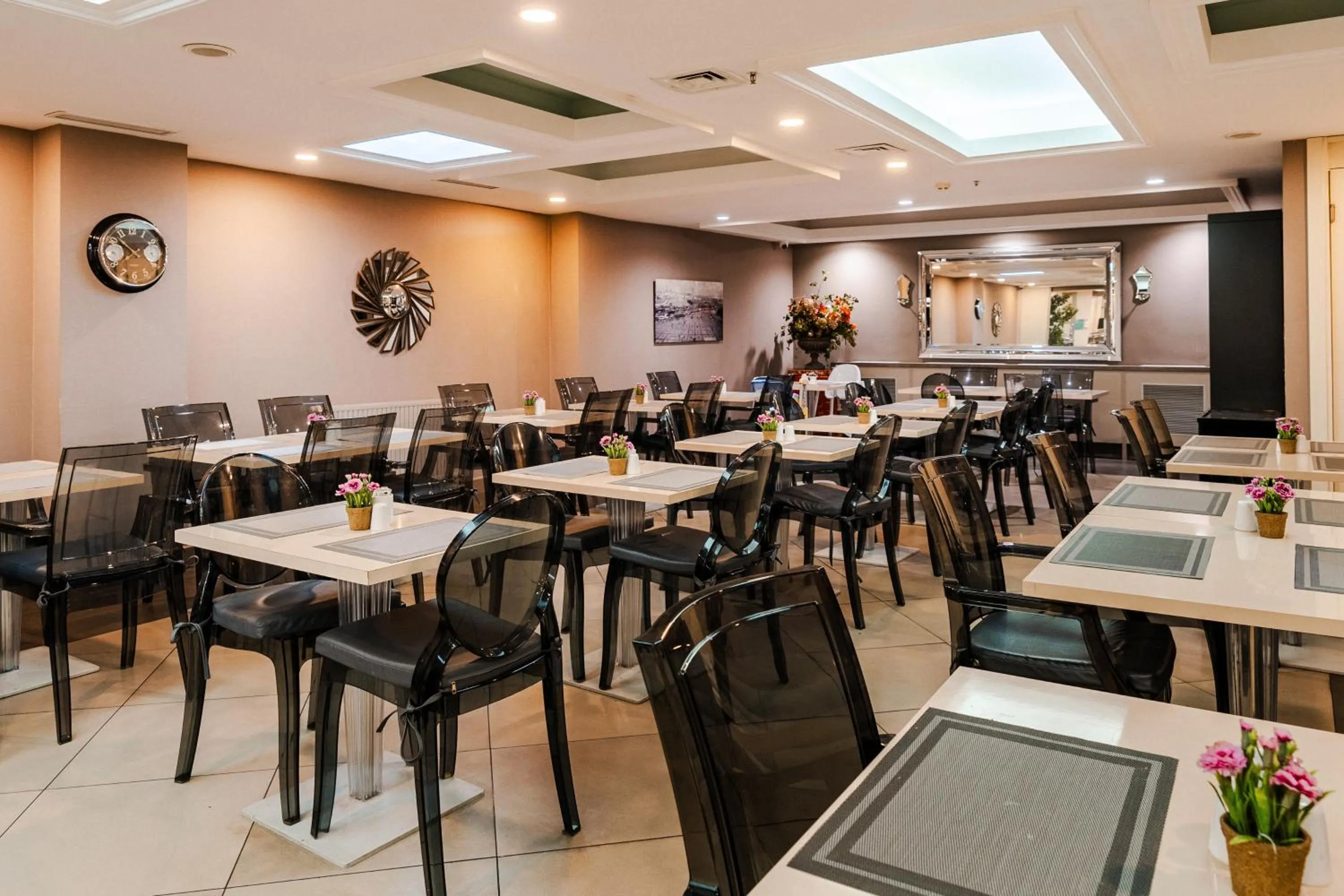 Restaurant/places to eat in Cheya Beşiktaş Istanbul Bosphorus City Center Hotel & Suites