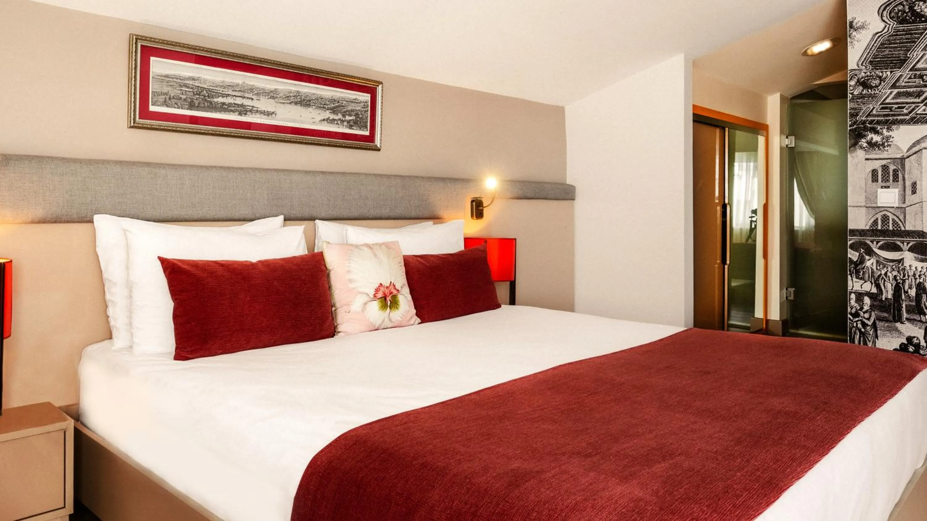 Bed in Cheya Beşiktaş Istanbul Bosphorus City Center Hotel & Suites